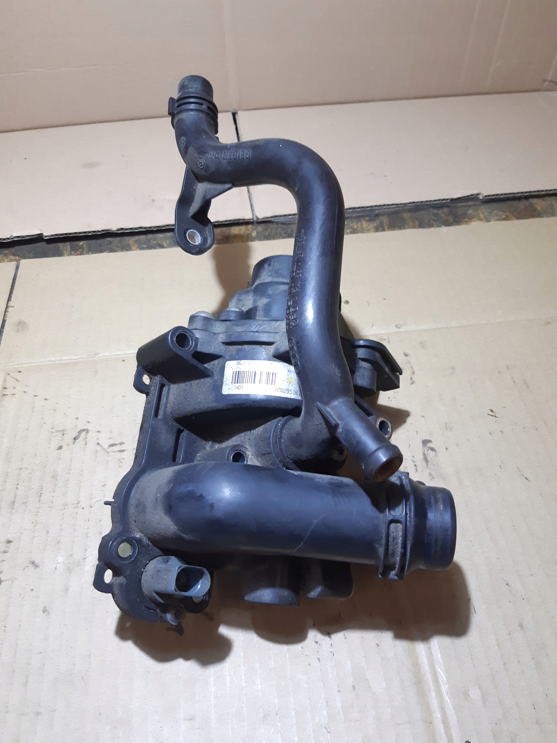AUDI A5 8T 2.0 TFSI water pump 06J121026L