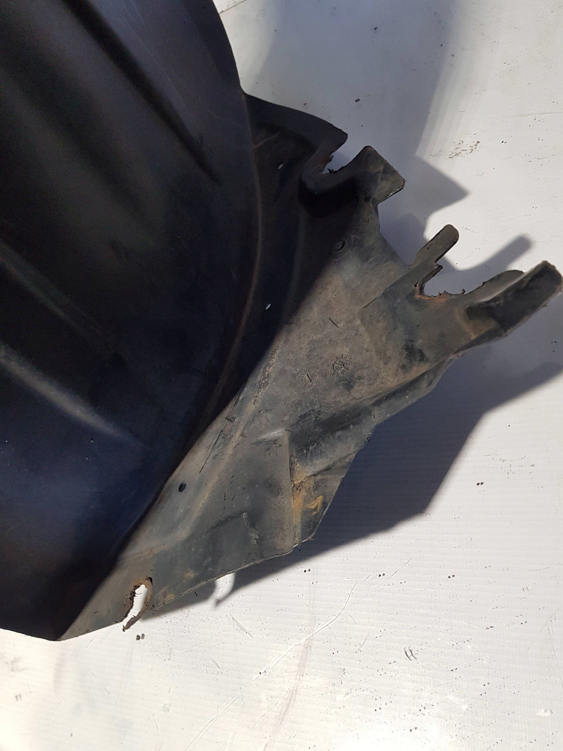 mudguard left front MERCEDES GL X164 1648842522 1648842322