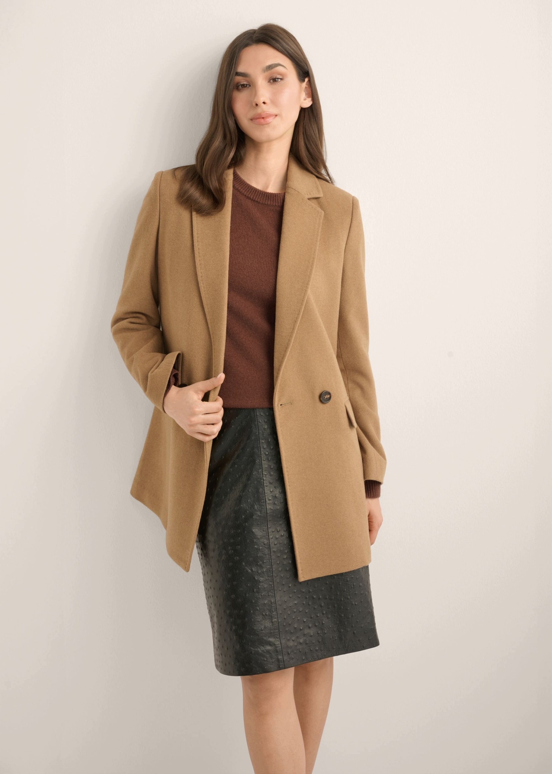 Ochnik Wełniany płaszcz damski w kolorze camelu PLADT-0071-1K(Z26) M