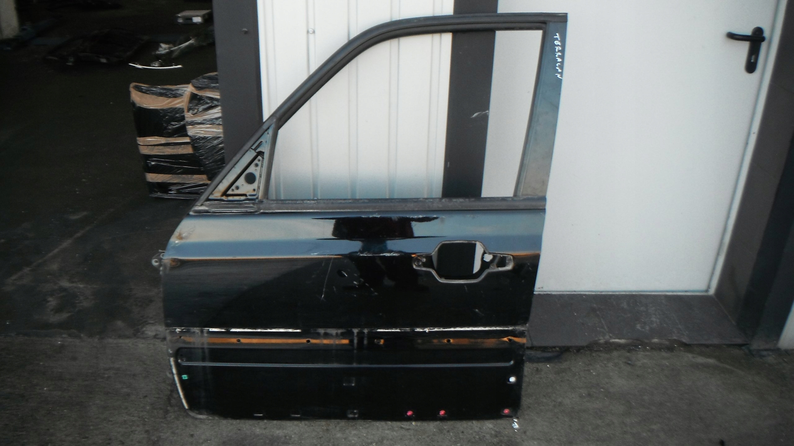 HYUNDAI TERRACAN 01-06 DRZWI LEWE PRZEDNIE GOŁE