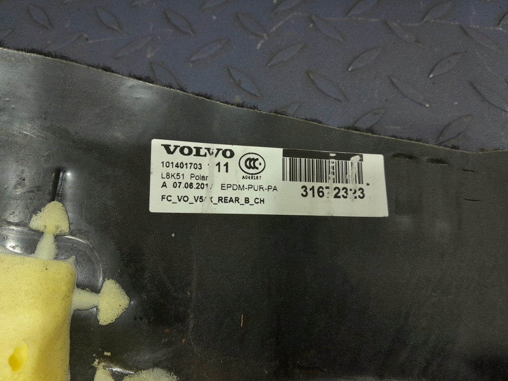volvo V90 16- ковер задний 31672323