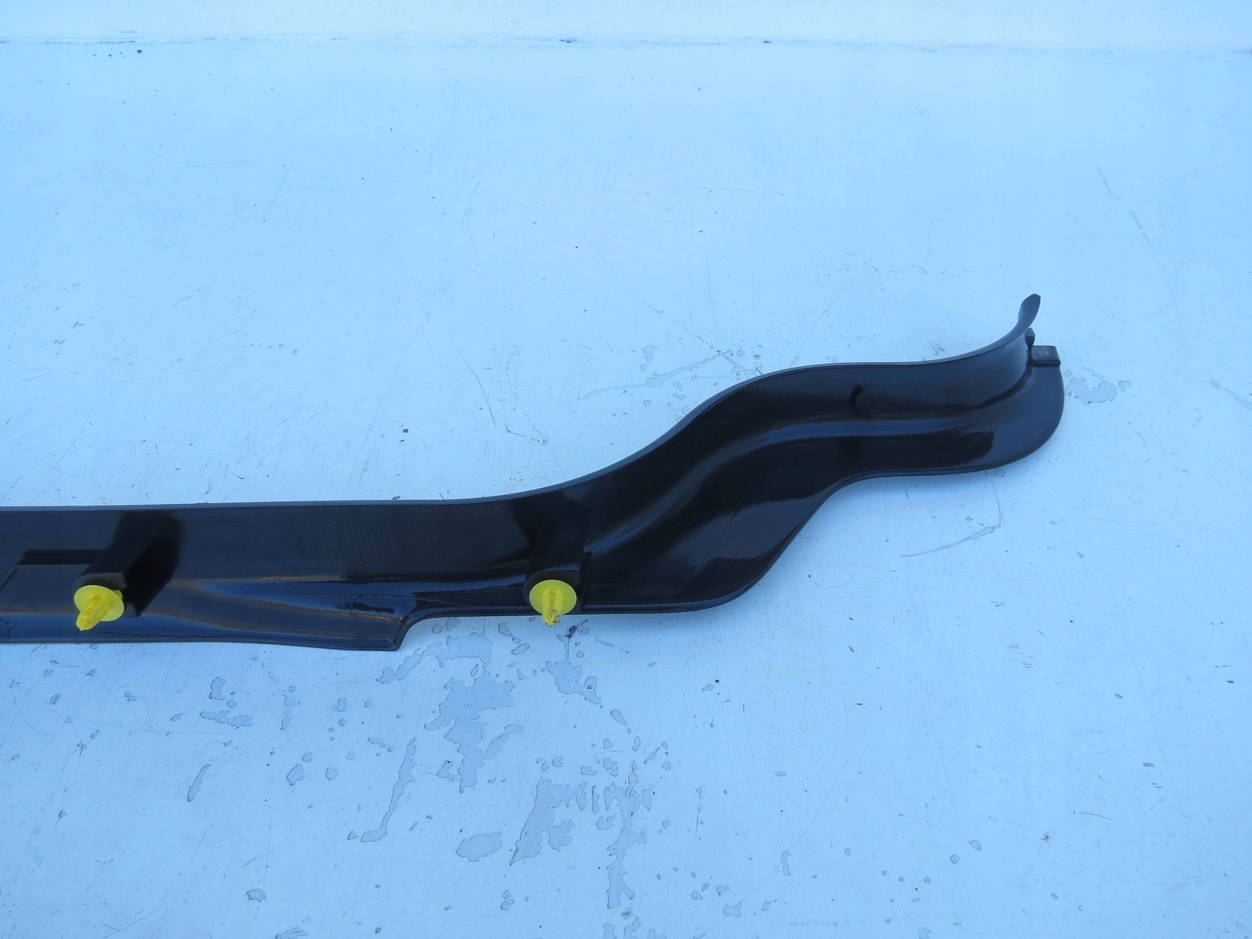 cover cap of the threshold front left VOLVO XC70 II AWD 2.4D 185KM 2000-2007r