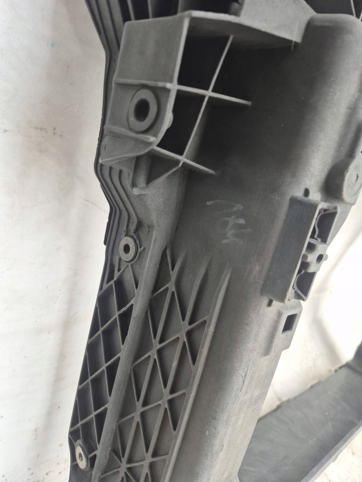 SKODA KODIAQ and 565 16- support panel for radiators pillar 565805588J