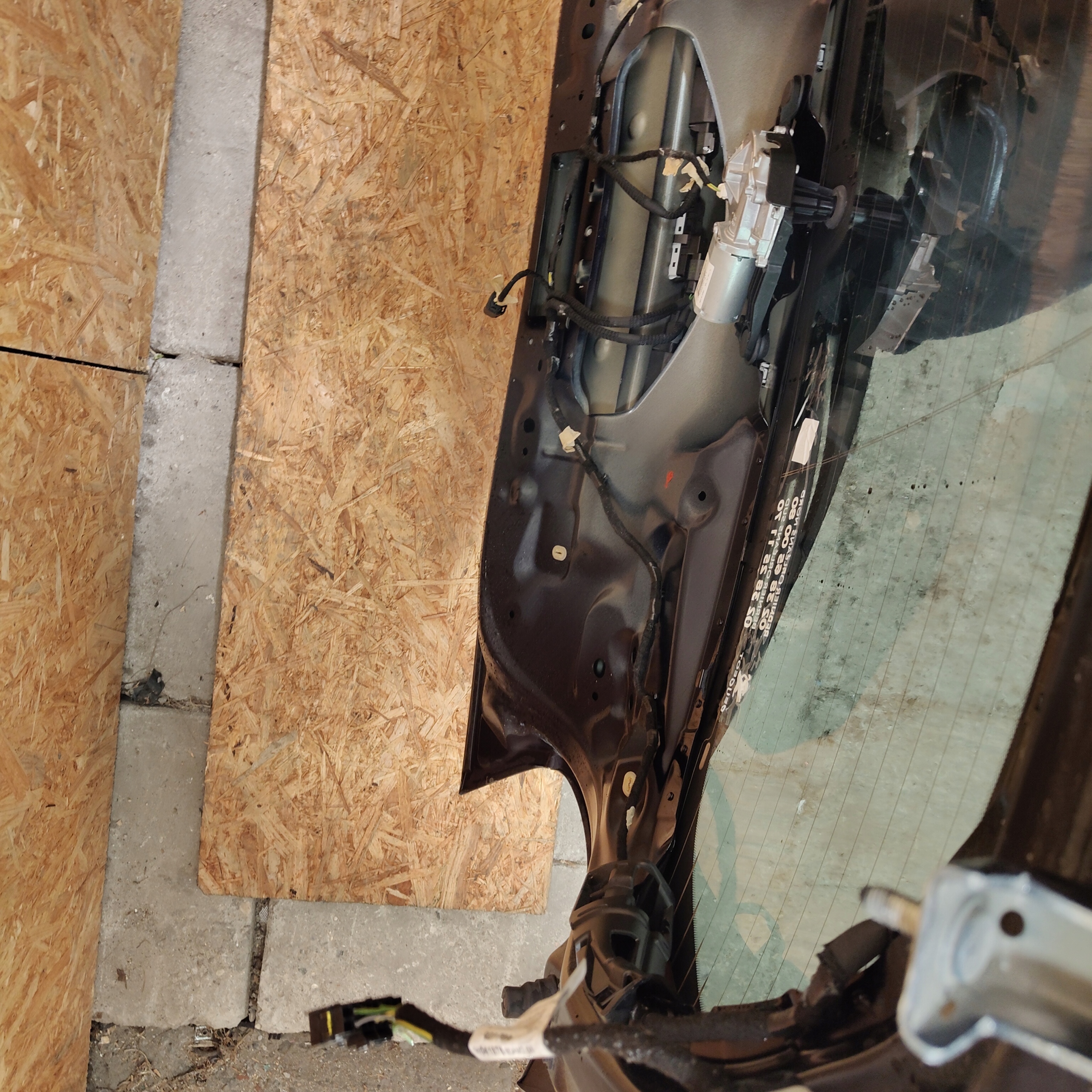trunk door boot rear rear part PEUGEOT 208 and