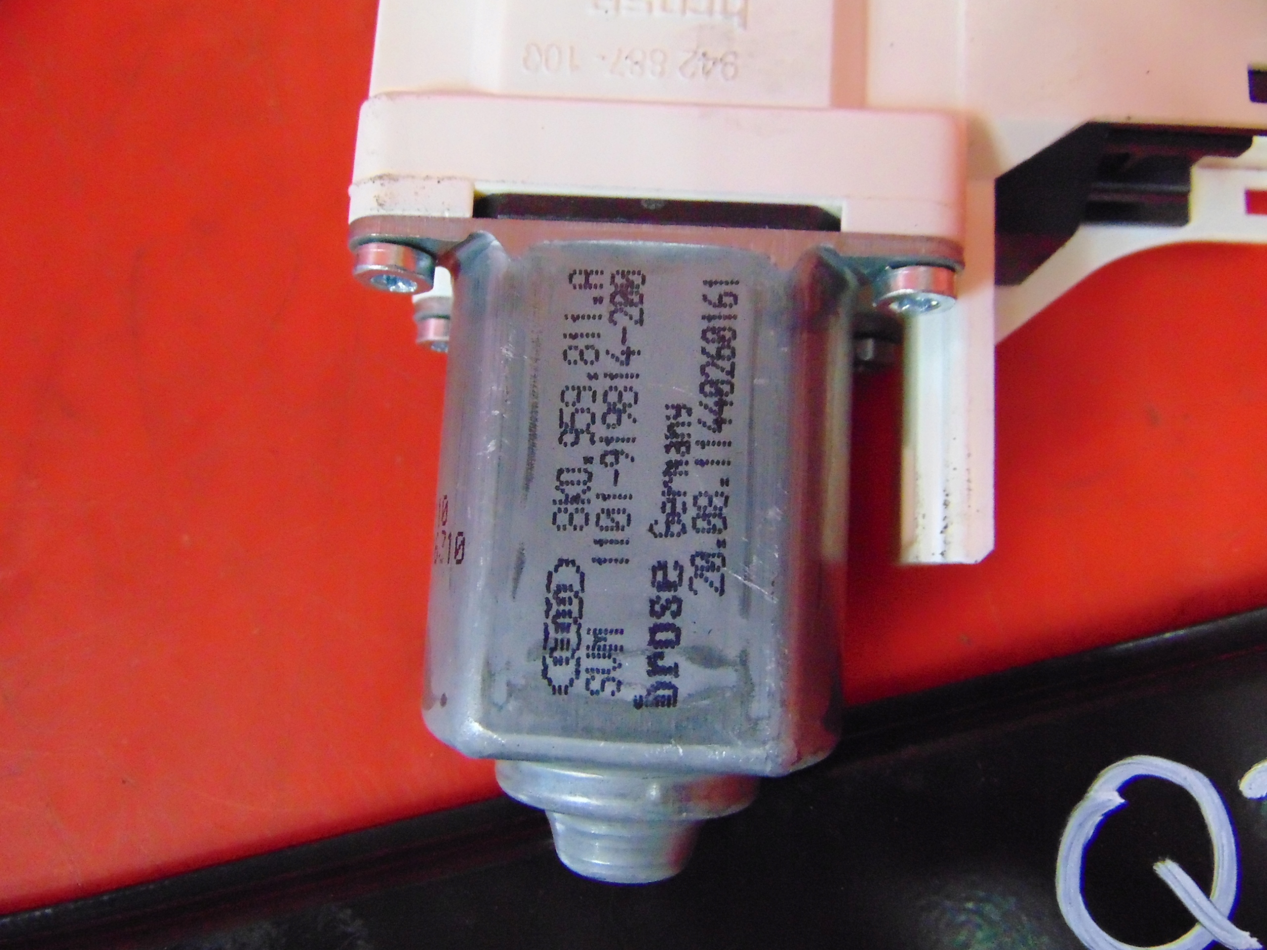 AUDI Q3 8U 11- window regulator left rear part 8U0839461