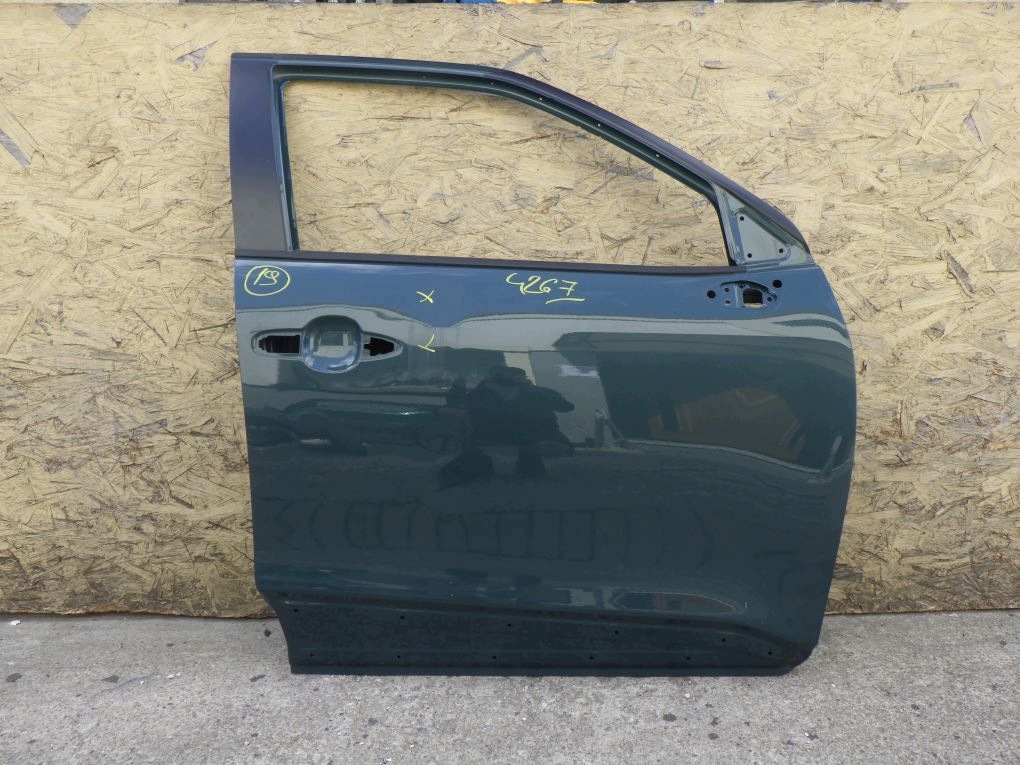 TOYOTA YARIS CROSS 2020- door right front