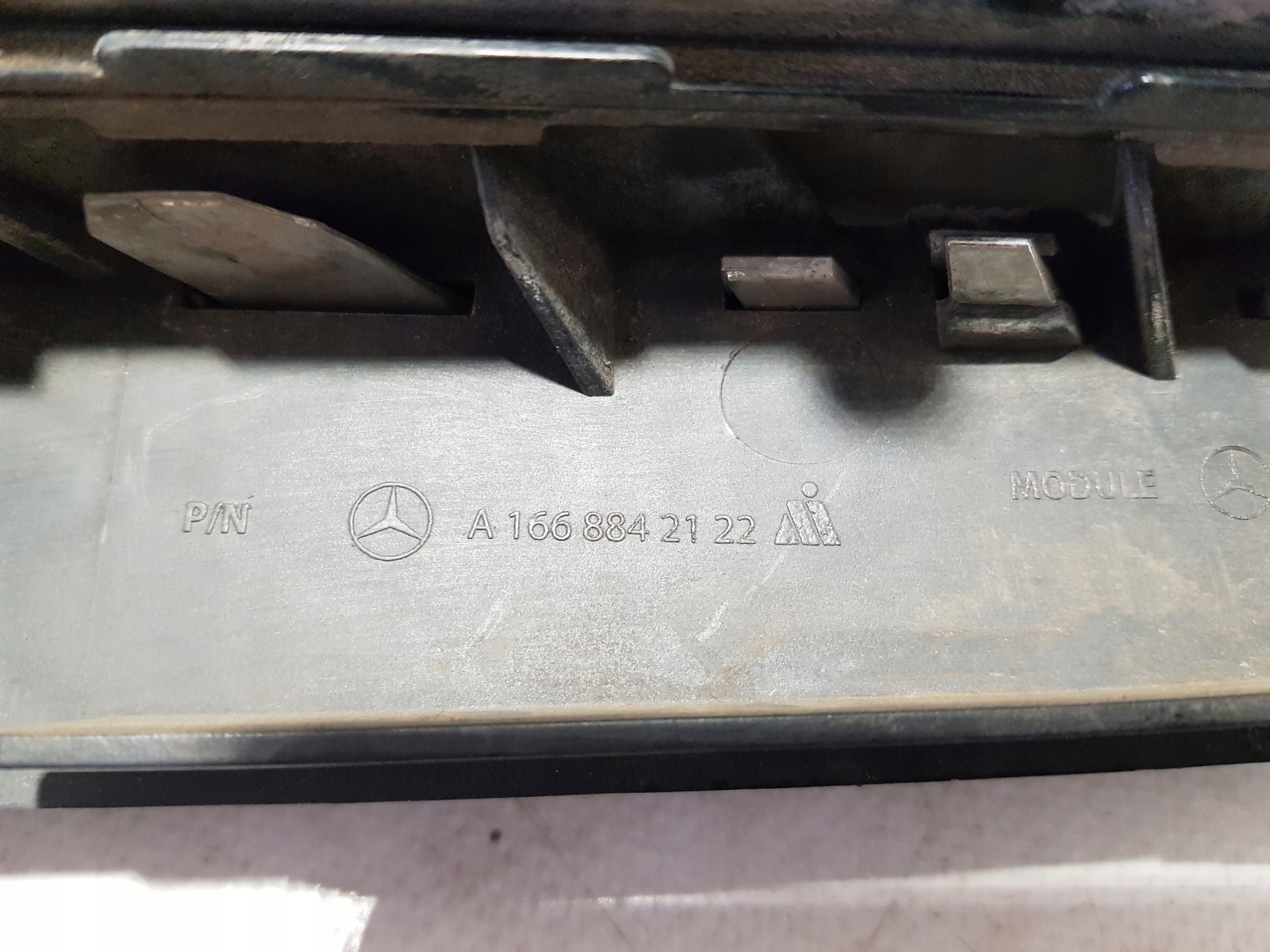 grid of a bumper CHROM left LED MERCEDES ML W166