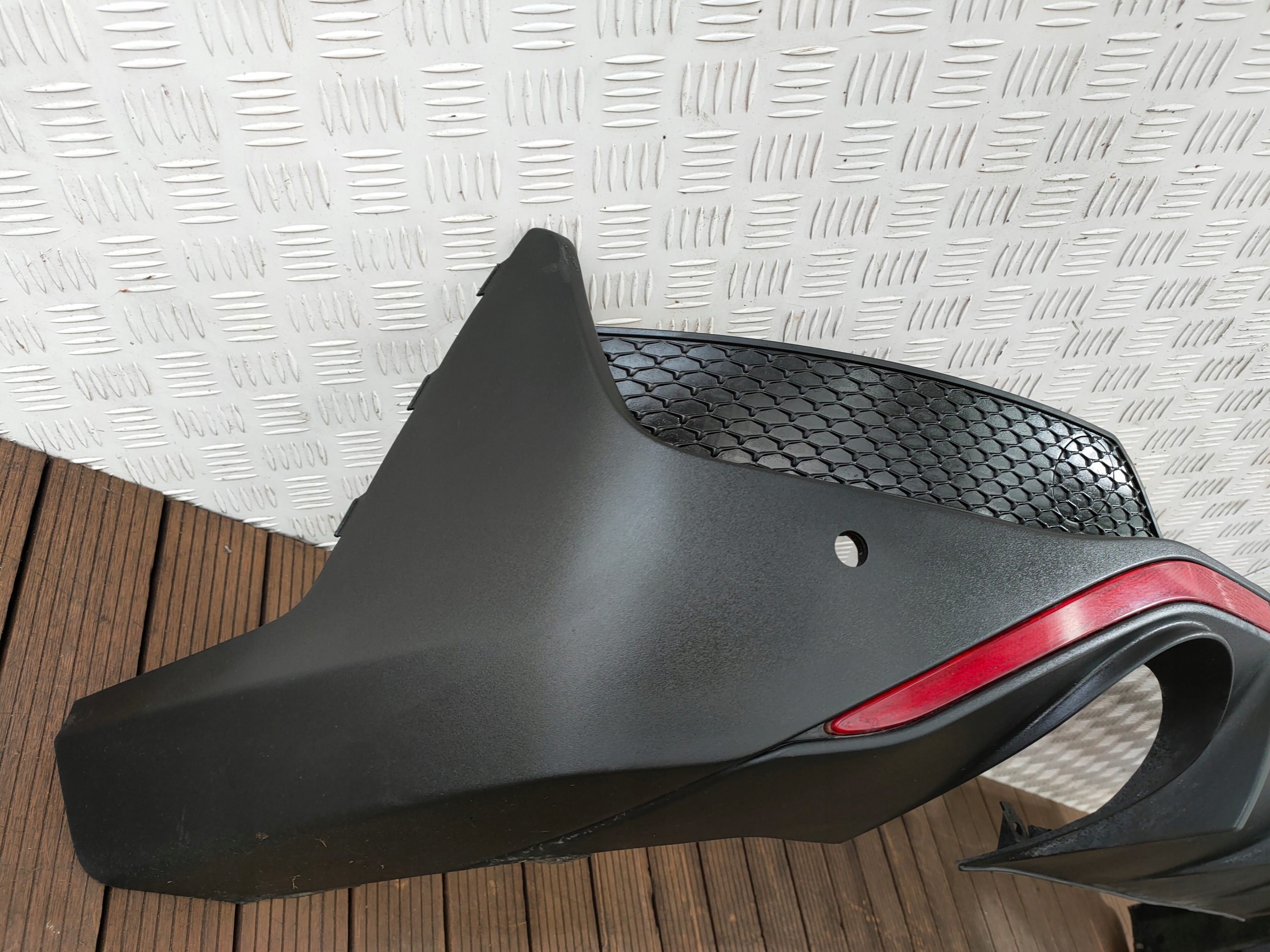 HYUNDAI I30N 16-23 FASTBACK diffuser of a bumper TRZECI STOP light 86612-S0700