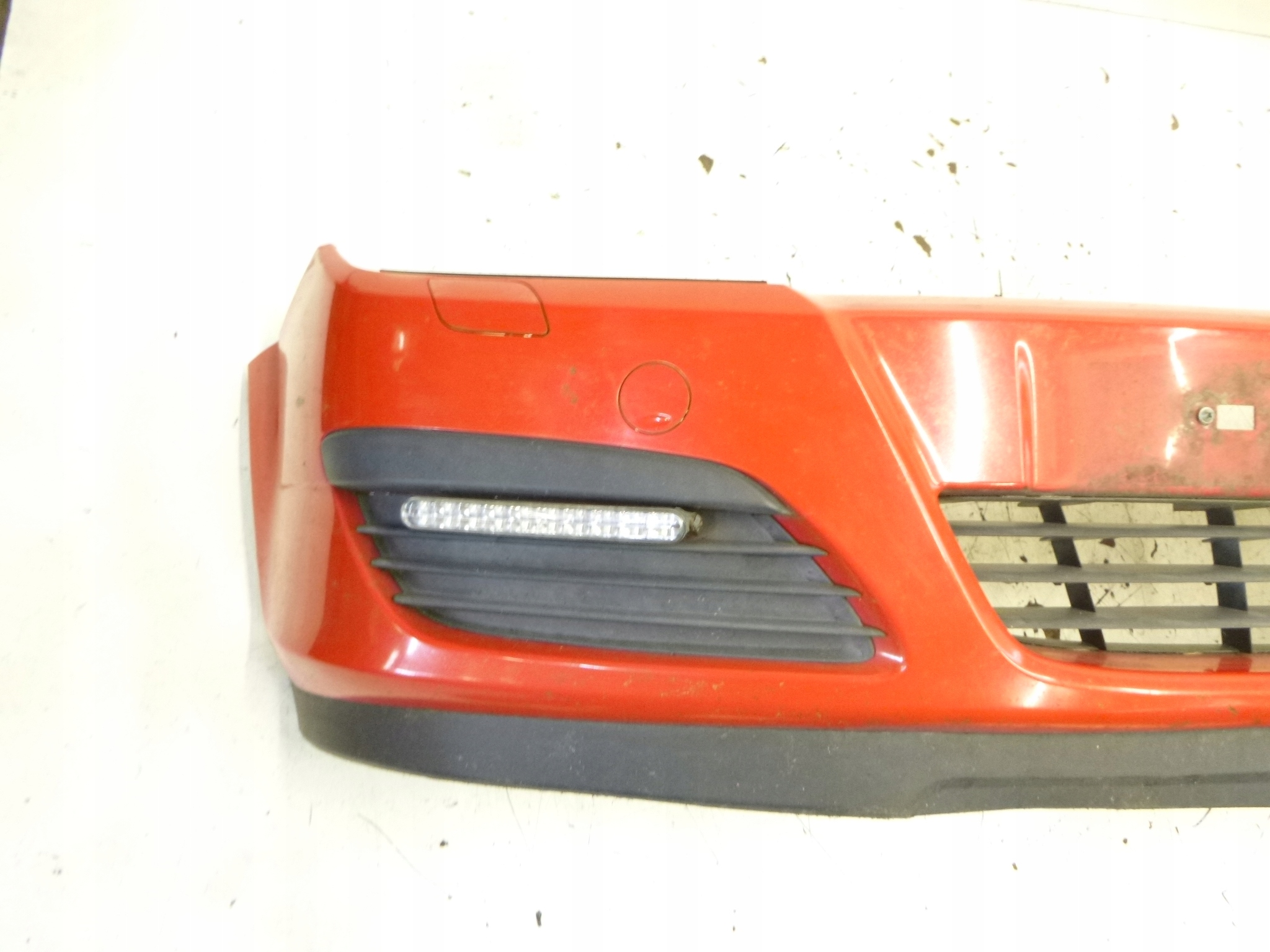 Frontstoßstange Opel Astra H Y547 2004r.