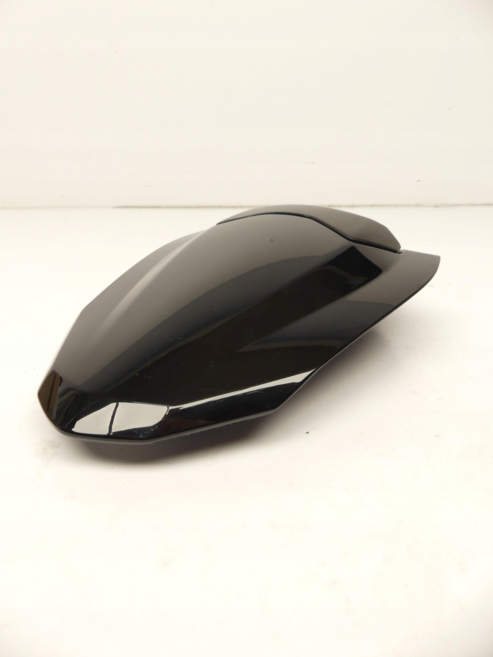 , NAKŁADKA SIEDZENIE PASAŻERA OWIEWKA TRIUMPH STREET TRIPLE 660 765 R RS 17 Producent Triumph OE