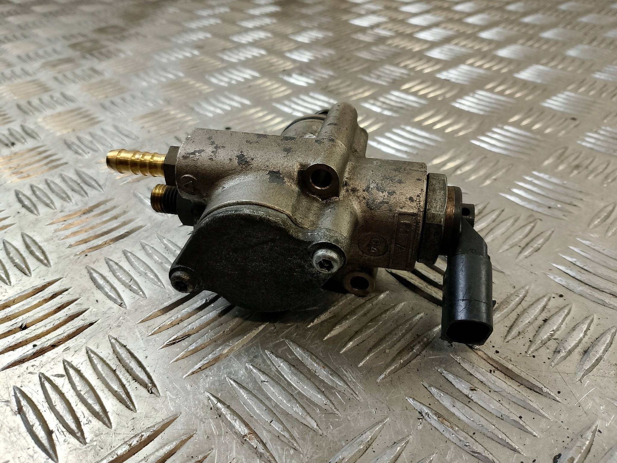 feed pump VW GOLF V 5 1.6 B 116 KM HITAHI