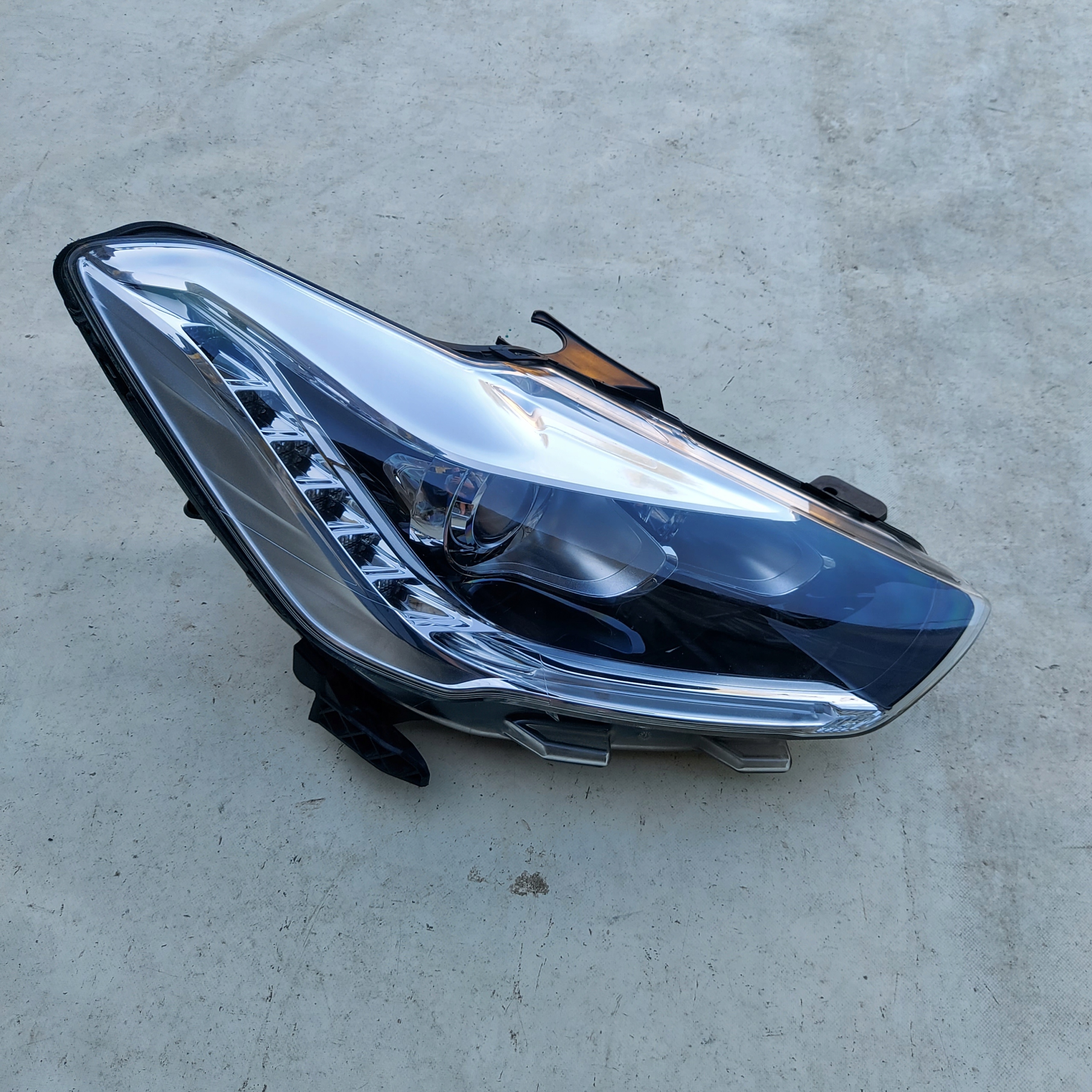 ФАРА ПРАВА ПЕРЕДНЯ CITROEN Ds5 LED 980609298000