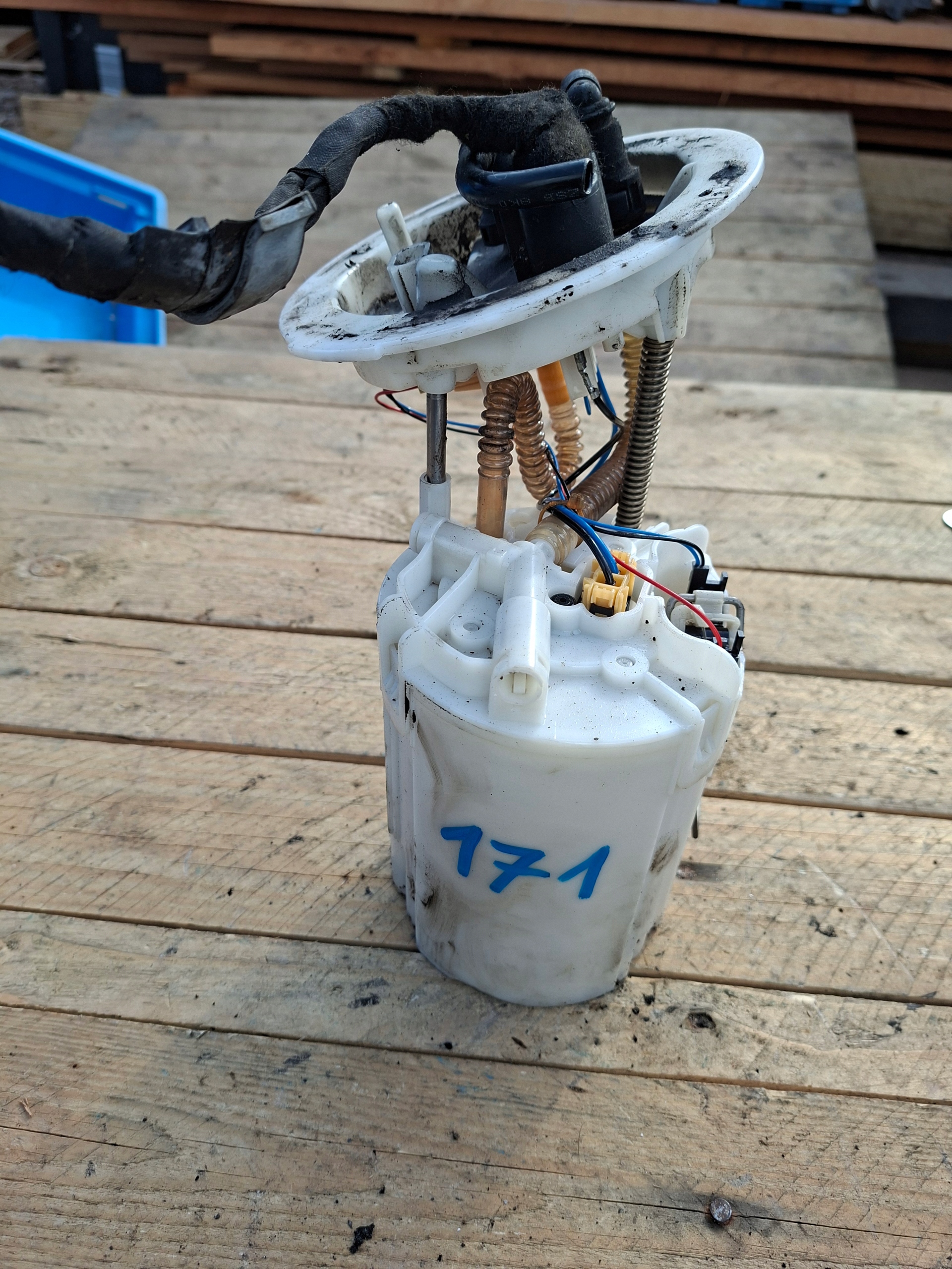 feed pump PLYWAK AUDI A4 B8 8K0919050