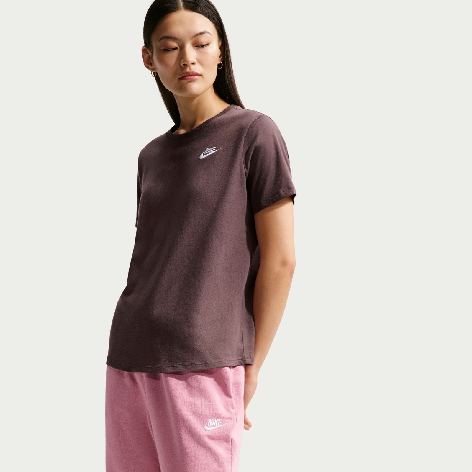 Dámske tričko Nike Sportswear Club Essentials Dámske Tričko