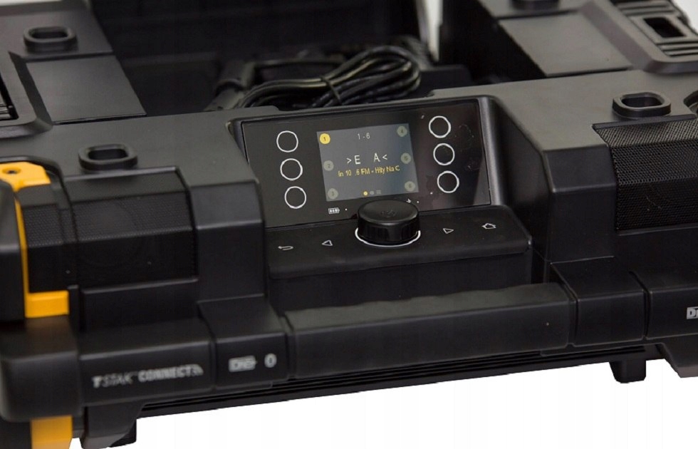 TSTAK RADIO Z ŁADOWARKA Kod producenta DWST1-81078