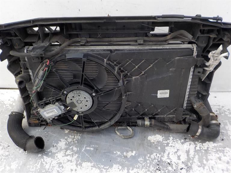 82. MAZDA 3 III DIESEL support panel for radiators pillar