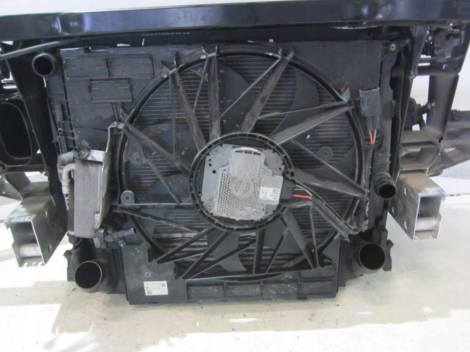 BMW X3 F25 X4 F26 N20 N26 2.8 PAS PRZEDNI KOMPLET CHŁODNIC BELKA 7601176 Wersja Europejska