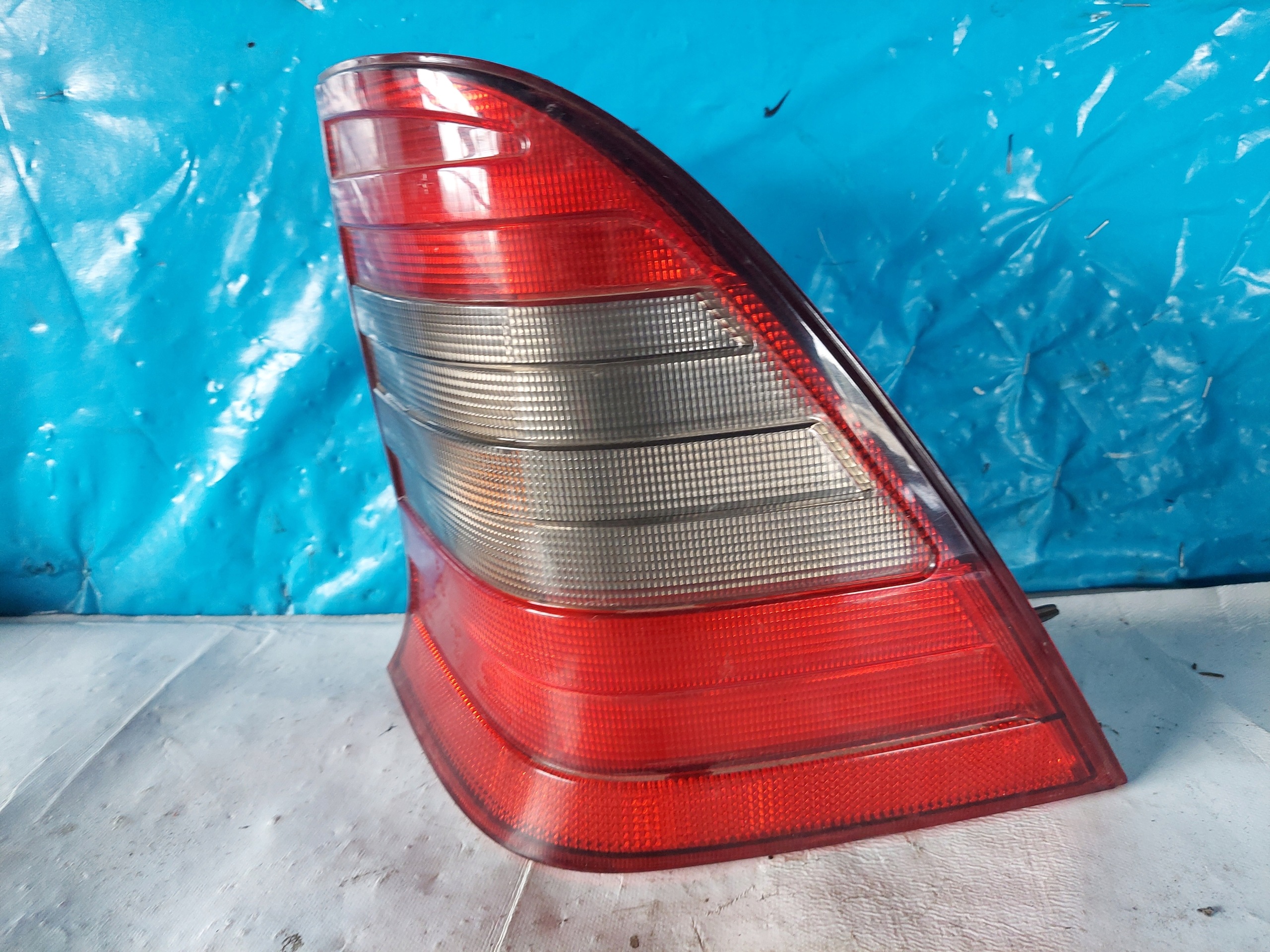 light MERCEDES W202 KOMBI 2028204064 right rear part