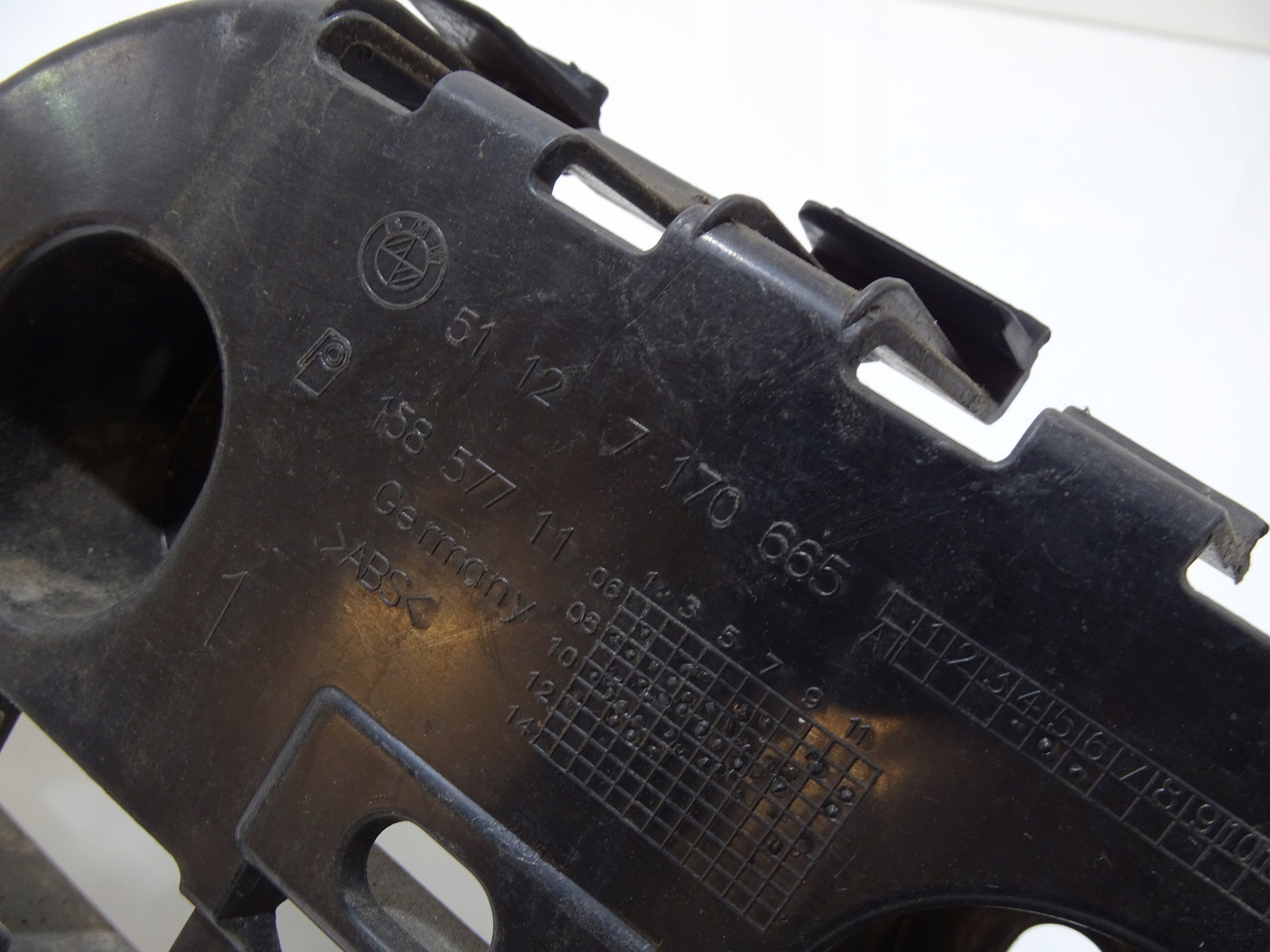 bumper bracket central rear part BMW E88 OE 7170665