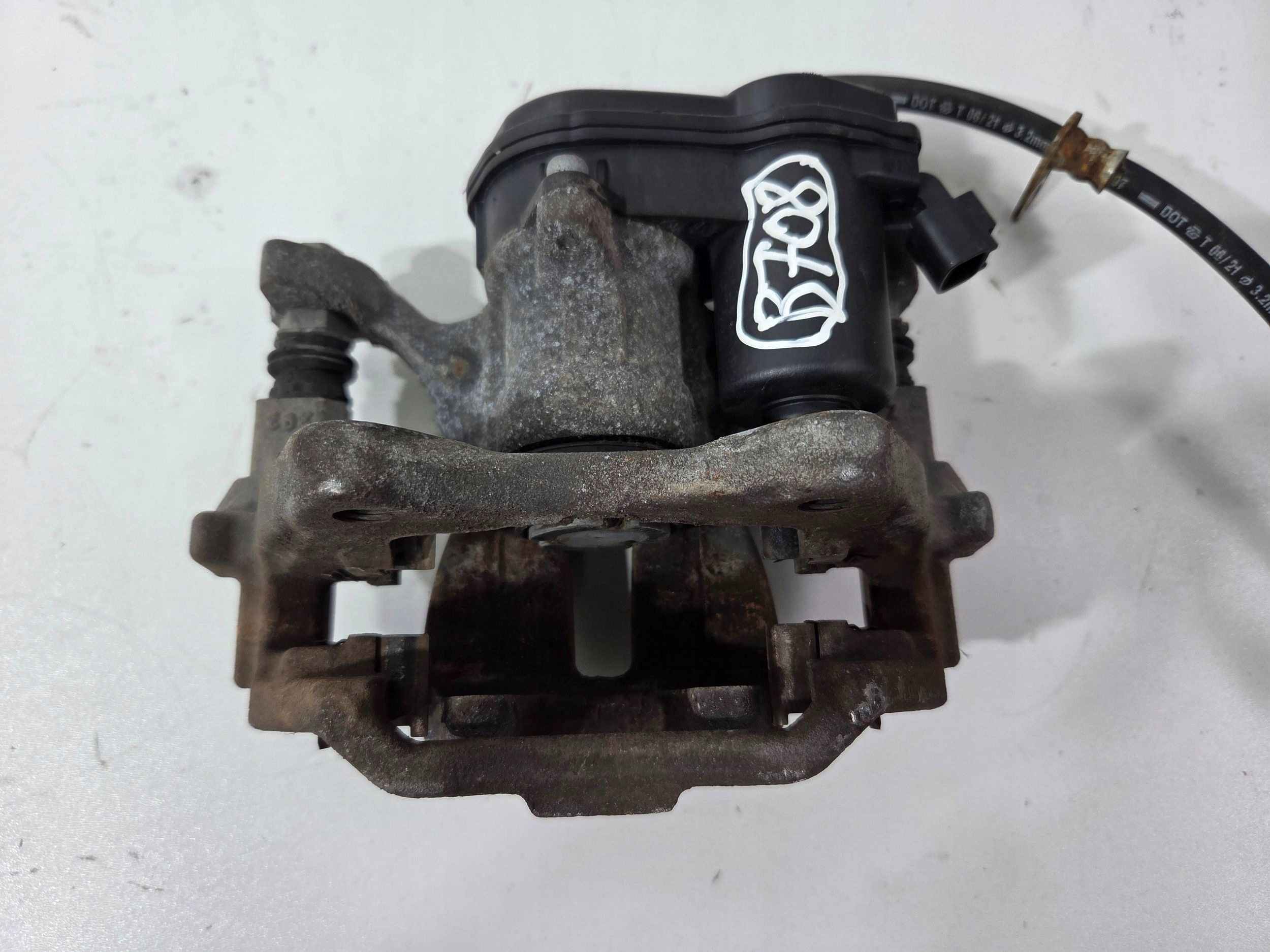Toyota Corolla E210 E21 caliper brake rear left (B708)