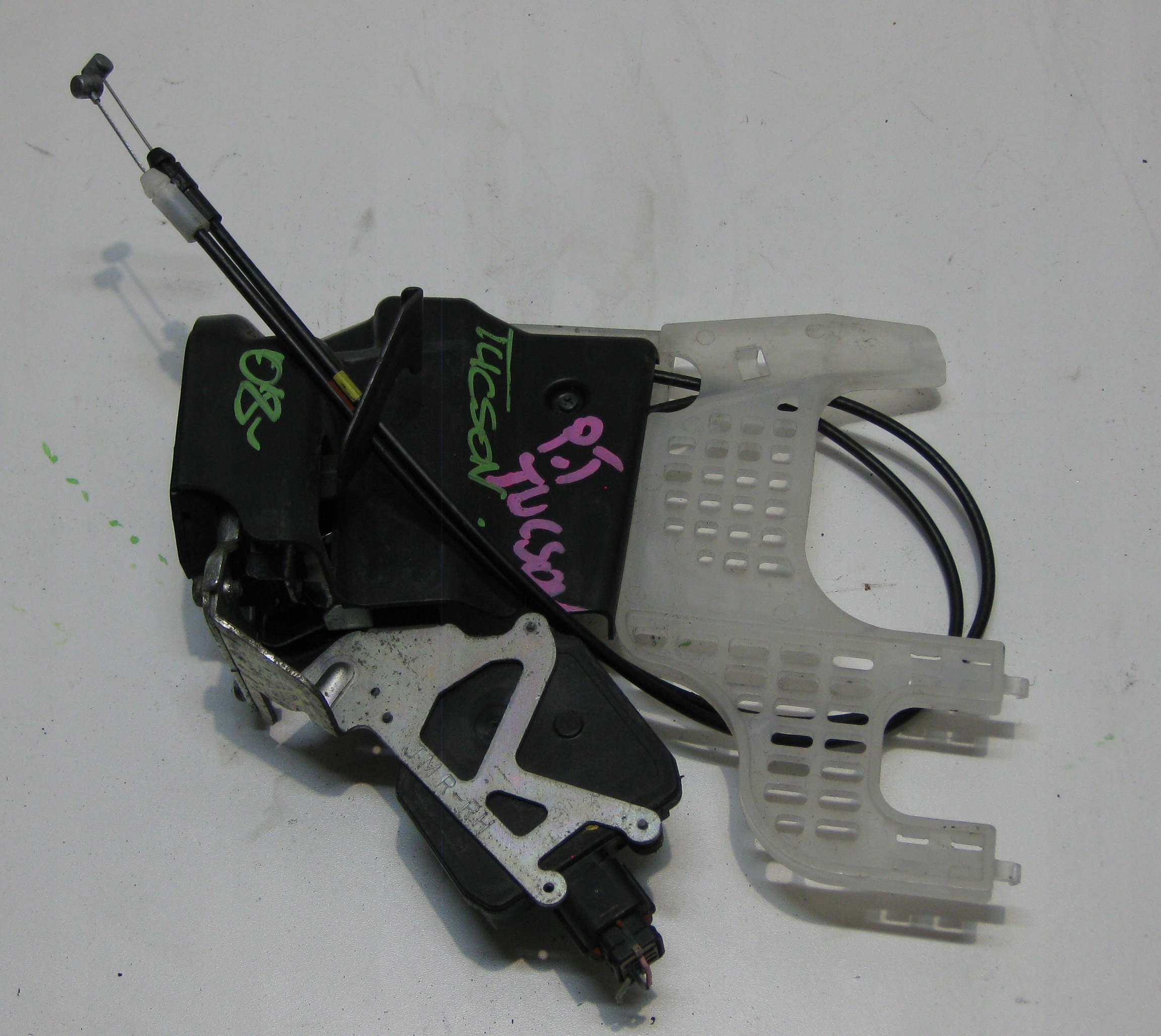HYUNDAI TUCSON and 08R lock door right rear part