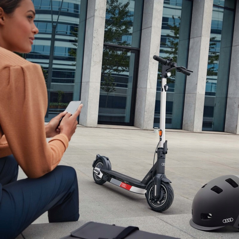 Kask Na Rower Rolki Hulajnogę Audi Rozmiar L Model AUDI