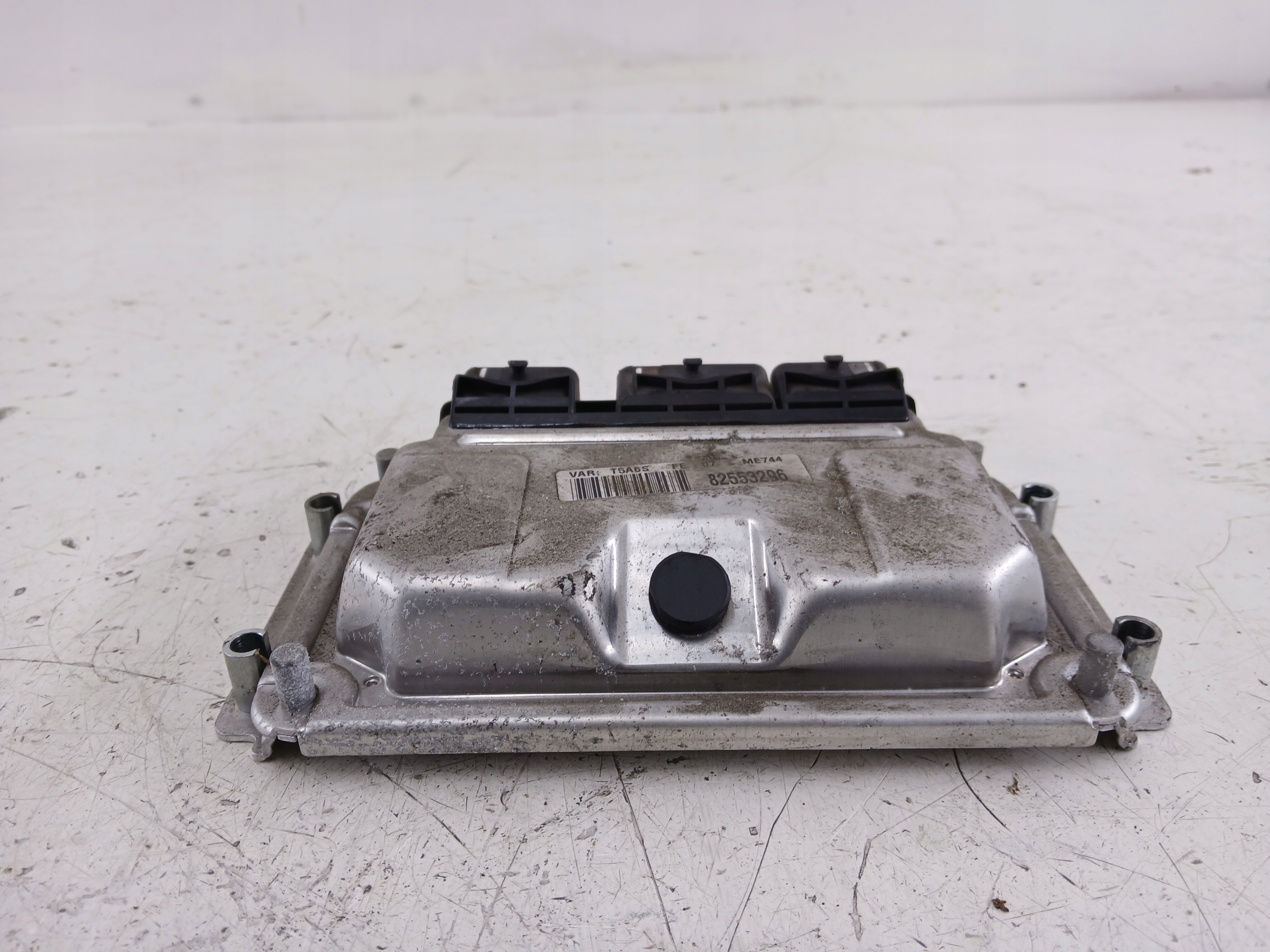 PEUGEOT 307 1.6 control unit of the engine 9638765680