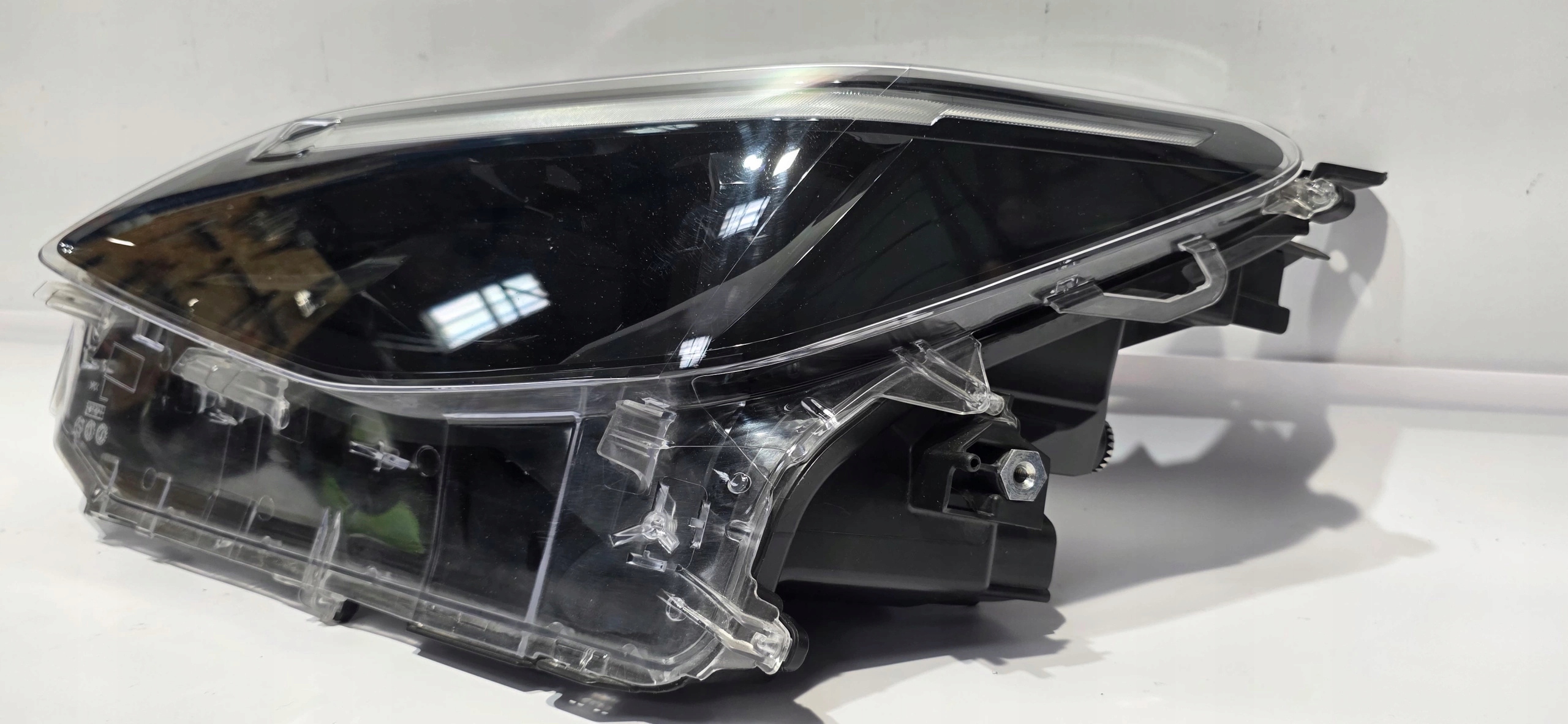 light left front TOYOTA YARIS CROSS 20- original EUROPA KOITO 0D-310