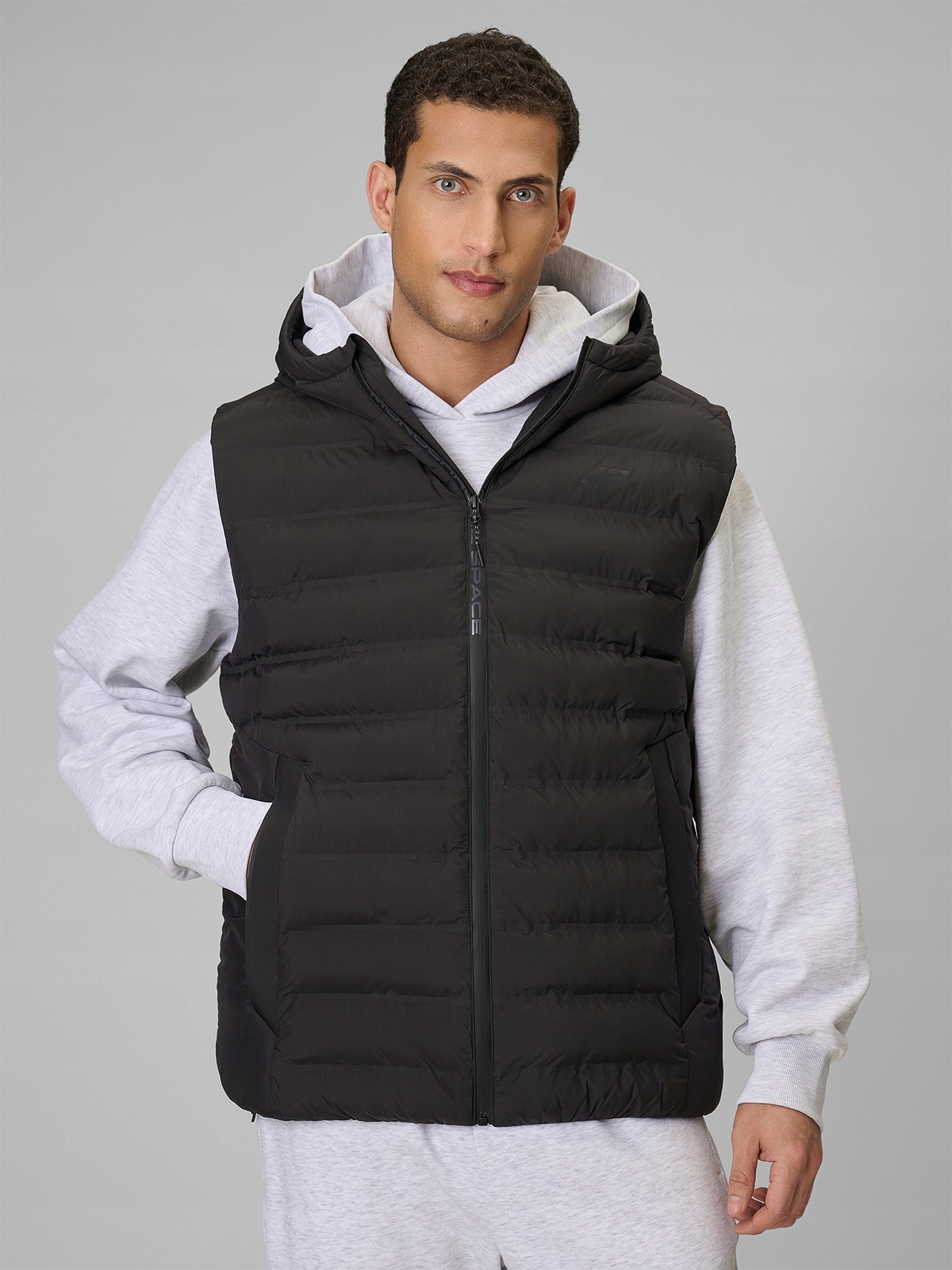 4F Bunda Bez Rukávů Černý Zateplený Hydrofobní M