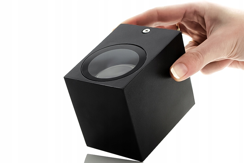 WODOODPORNY KINKIET ŚCIENNY NA ZEWNĄTRZ I WEWNĄTRZ CZARNY MAT OŚWIETLENIE Maksymalna moc pojedynczego źródła światła 35 W