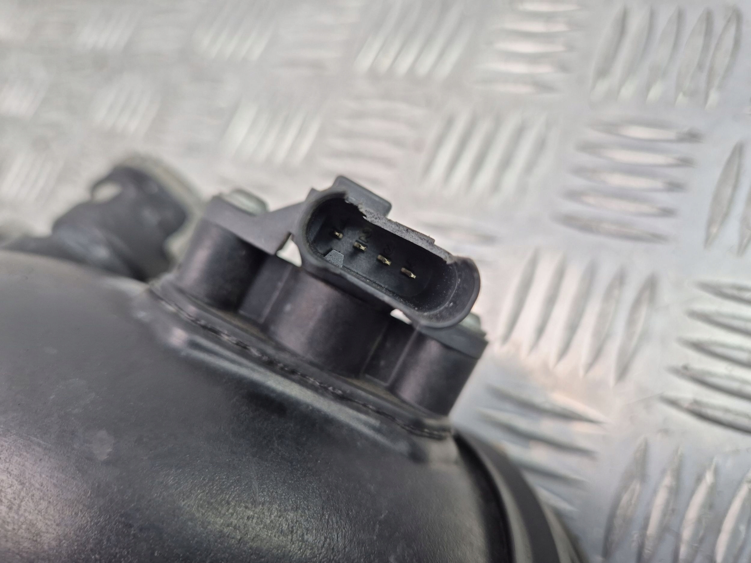 prijenos vakum BMW 3 E90 E91 335i 7556554 N54B30A