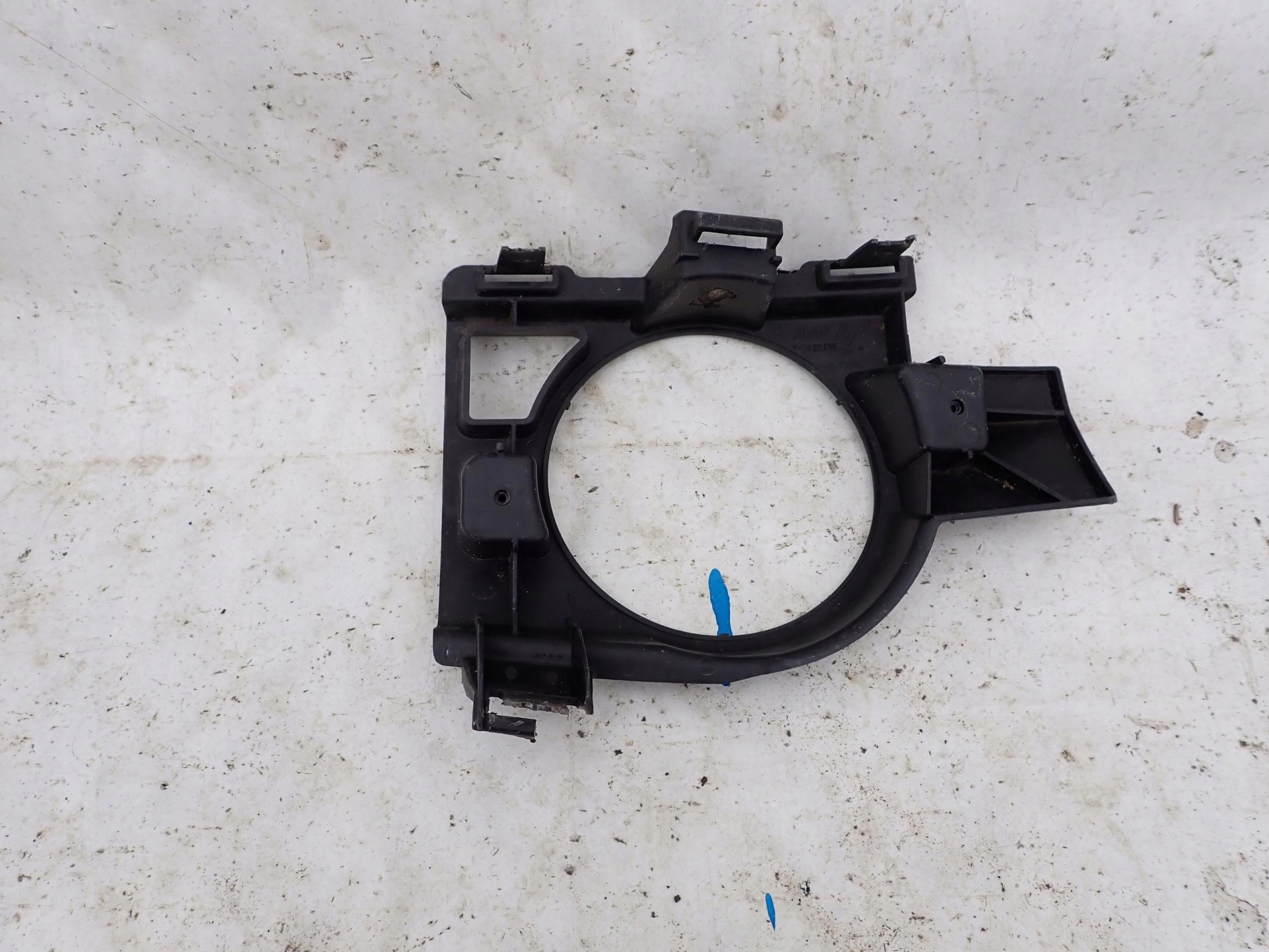 RENAULT TWINGO III 3 14- Support plaque Feux antibrouillard Gauche