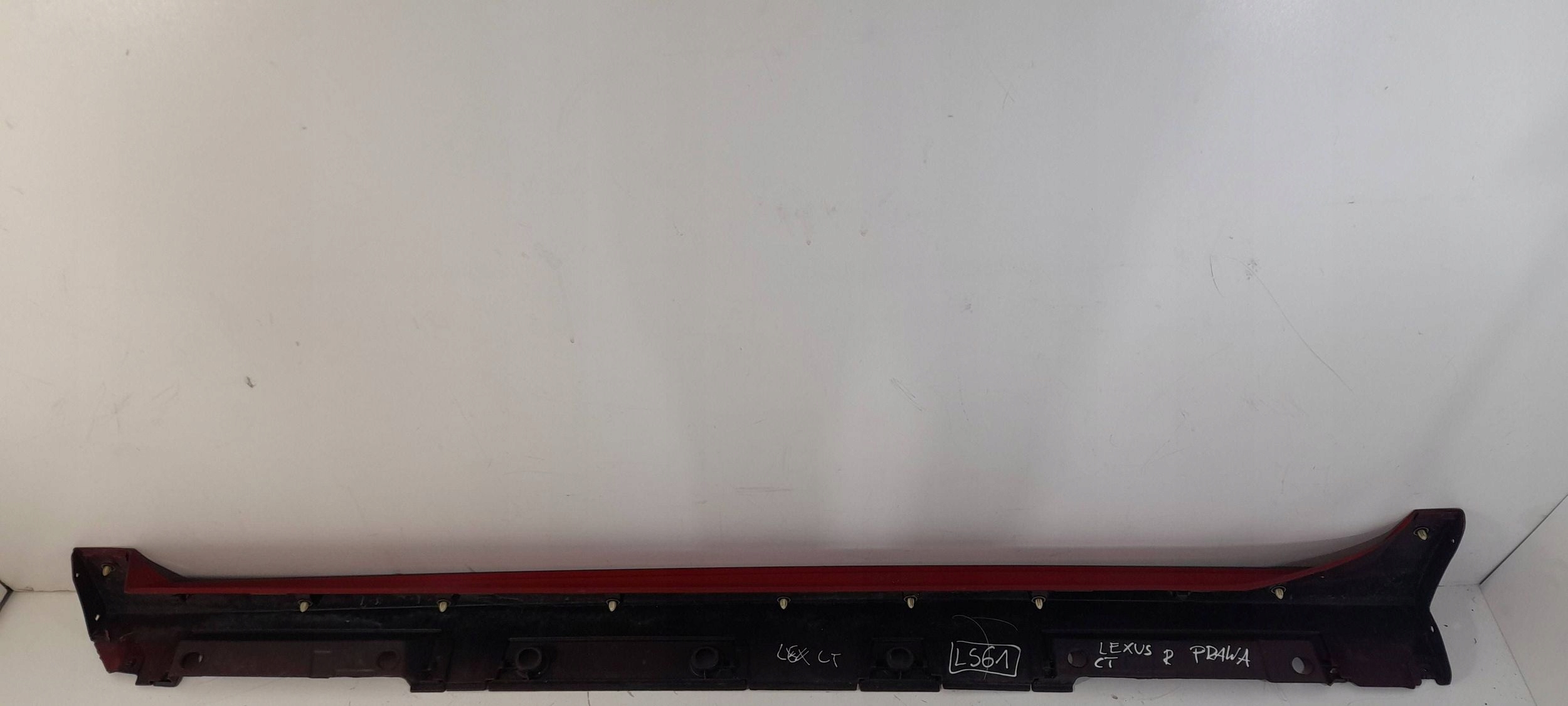 Lexus CT 200H cap threshold right 7585076010 (LS61)