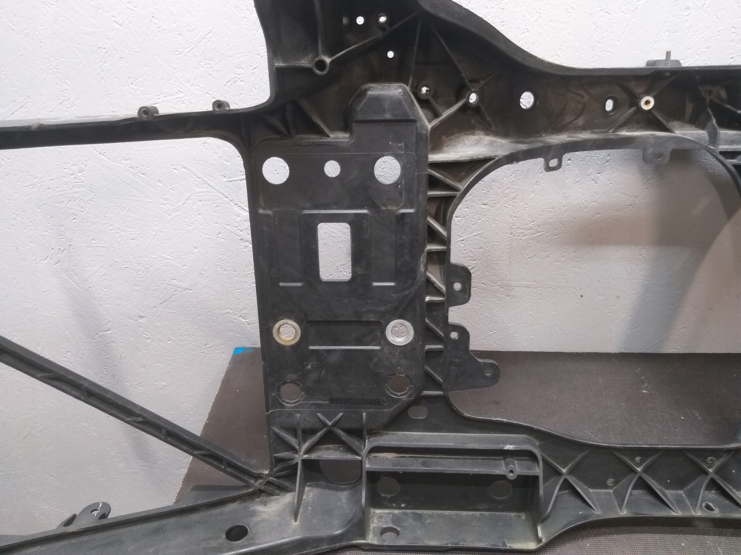 PAS PRZEDNI TESLA S LIFT 1061950-00 Producent części Tesla