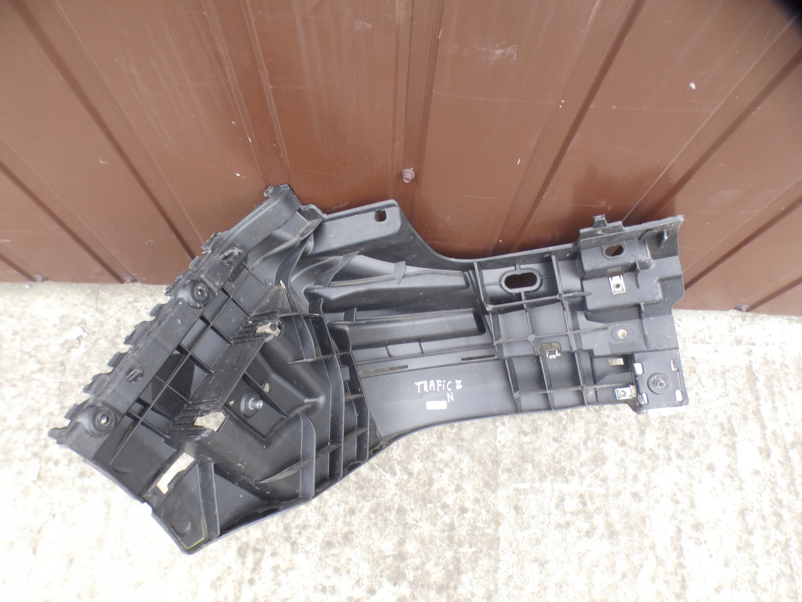 2011 Opel Vivaro bumper bracket of the front 620350101R