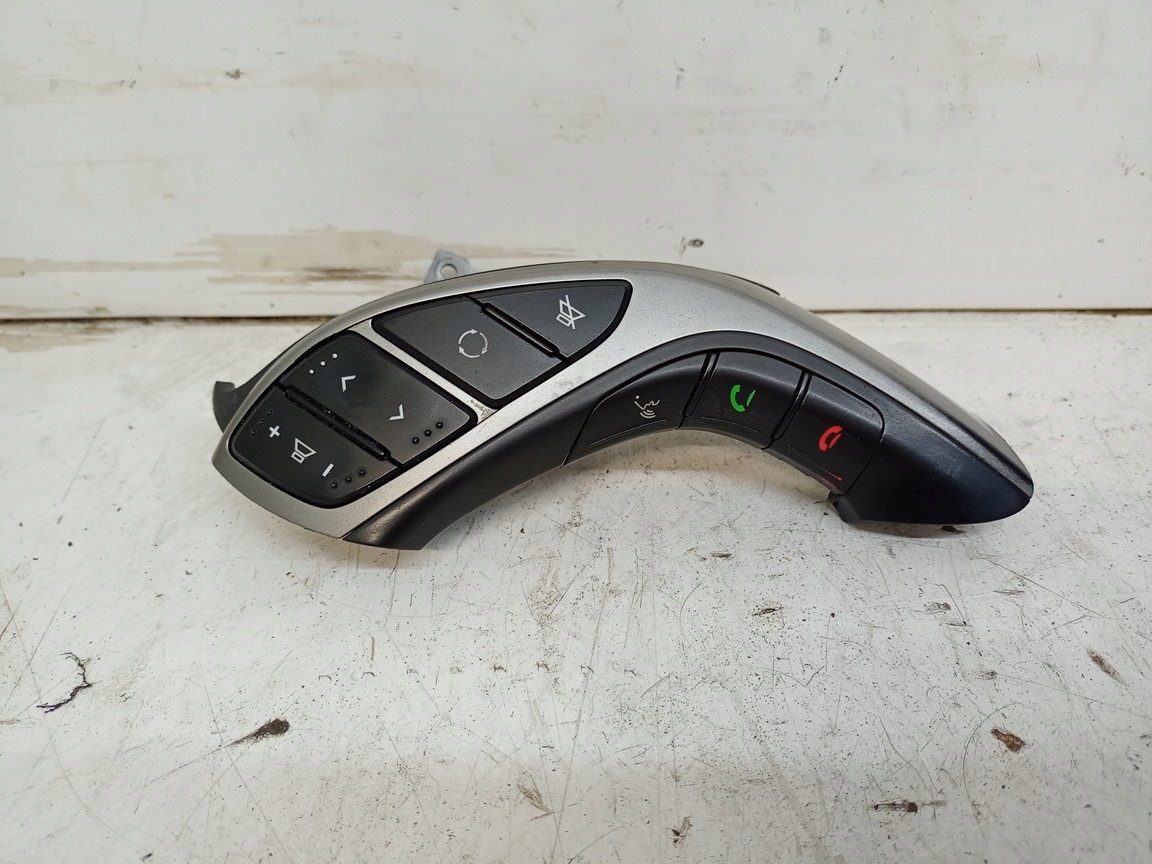 HYUNDAI I30 II PRZYCISKI KIEROWNICY 96710-A6750RDR Numer katalogowy części 39Y297-1000 39Y293-1000