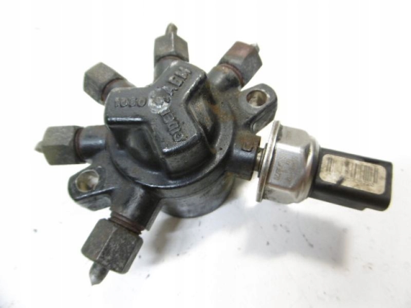 FOCUS MK2 ROZDZIELACZ 4M5Q9D280DA 1,8TDCI