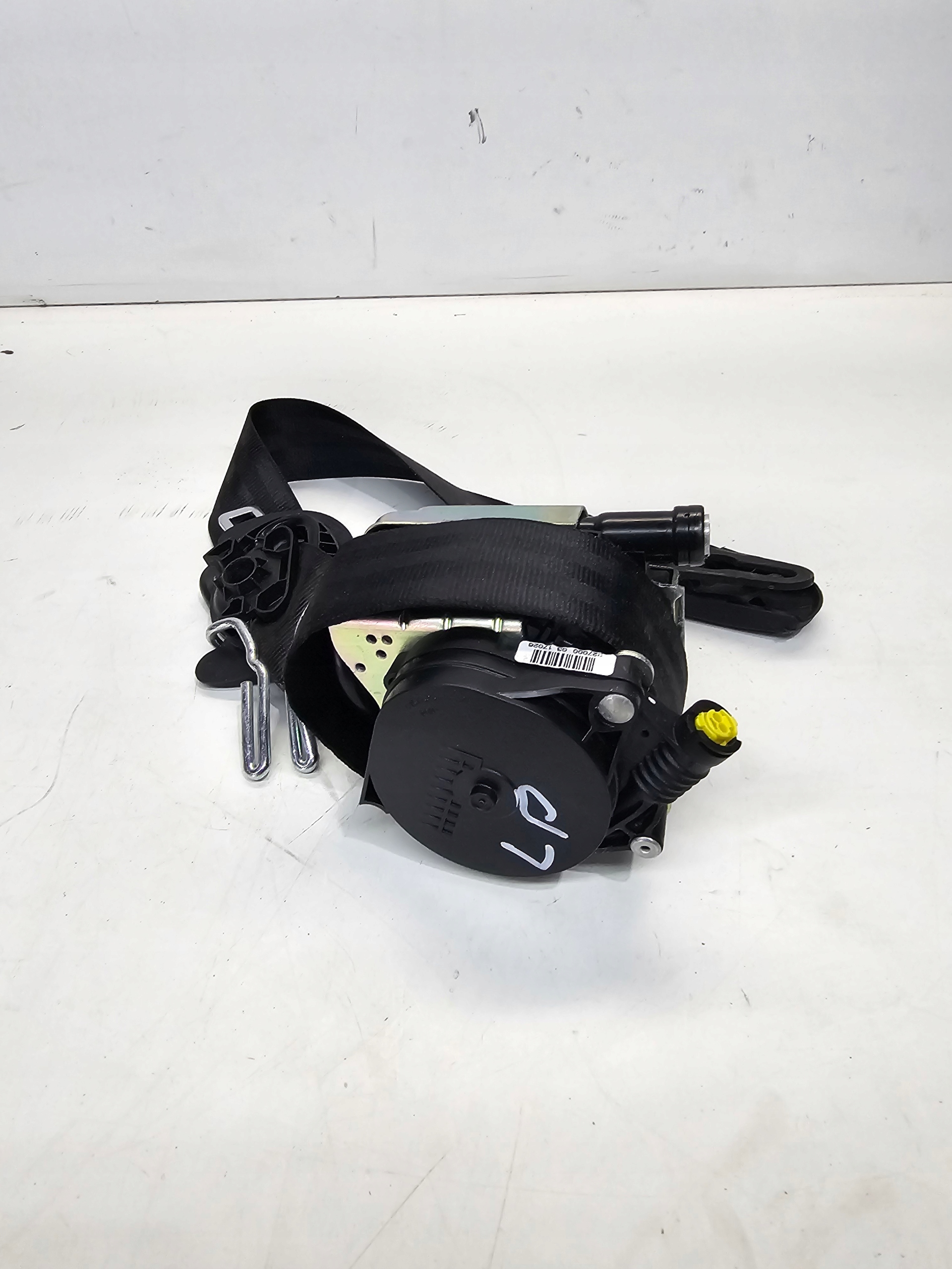 tension belt left front AUDI A4 B9 8W0857705 original !!