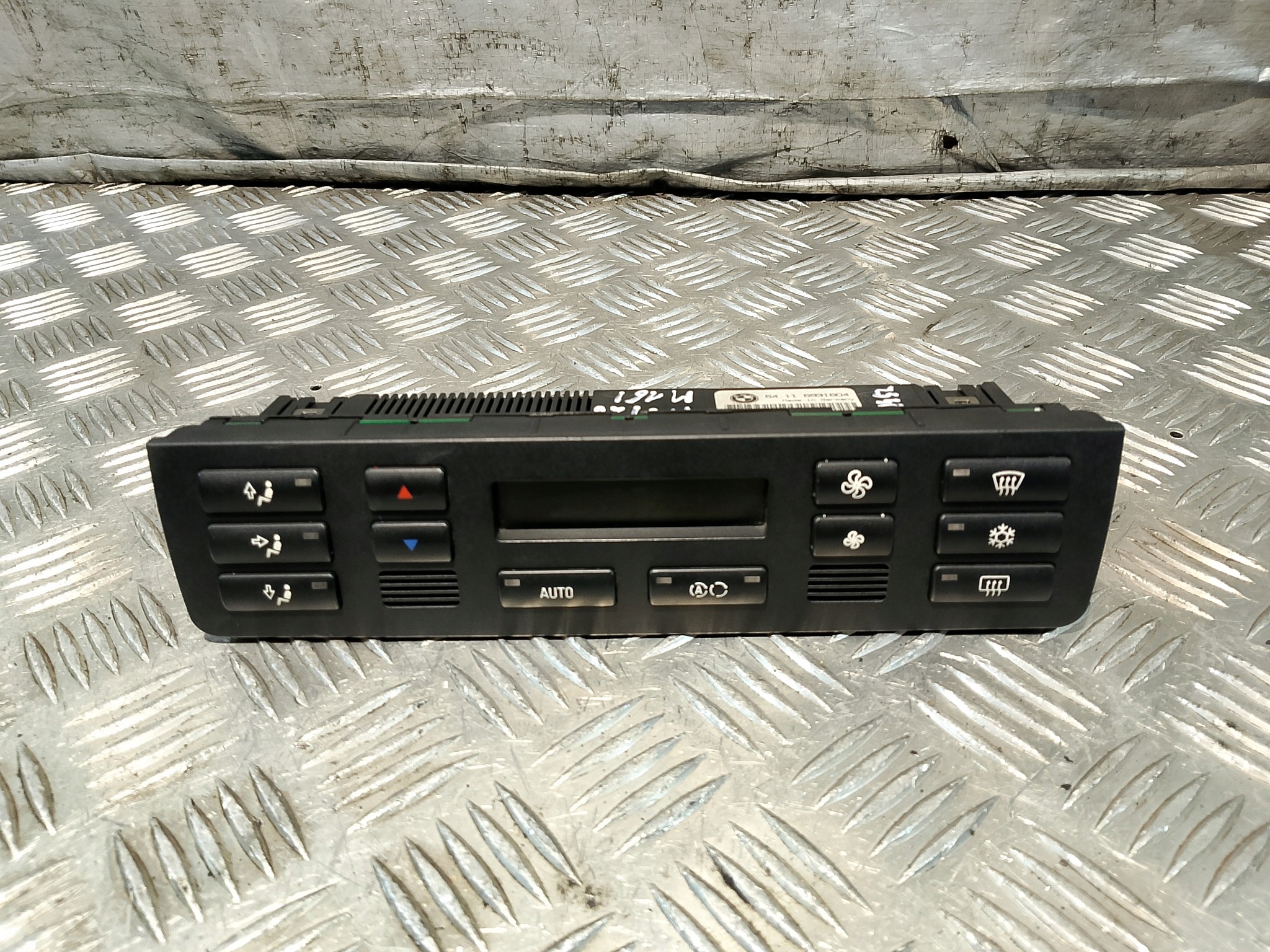 vezérlö panel a klímának BMW E46 LITF FL 64.11 6931604