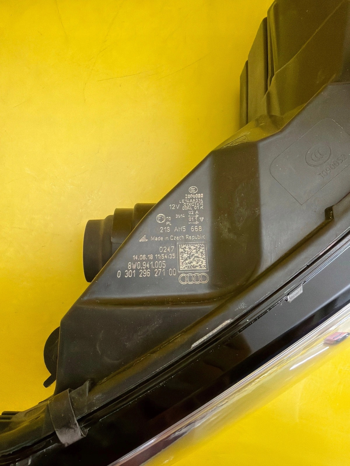 light left Audi A4 B9 8W 2015- Xenon Led 8W0941005