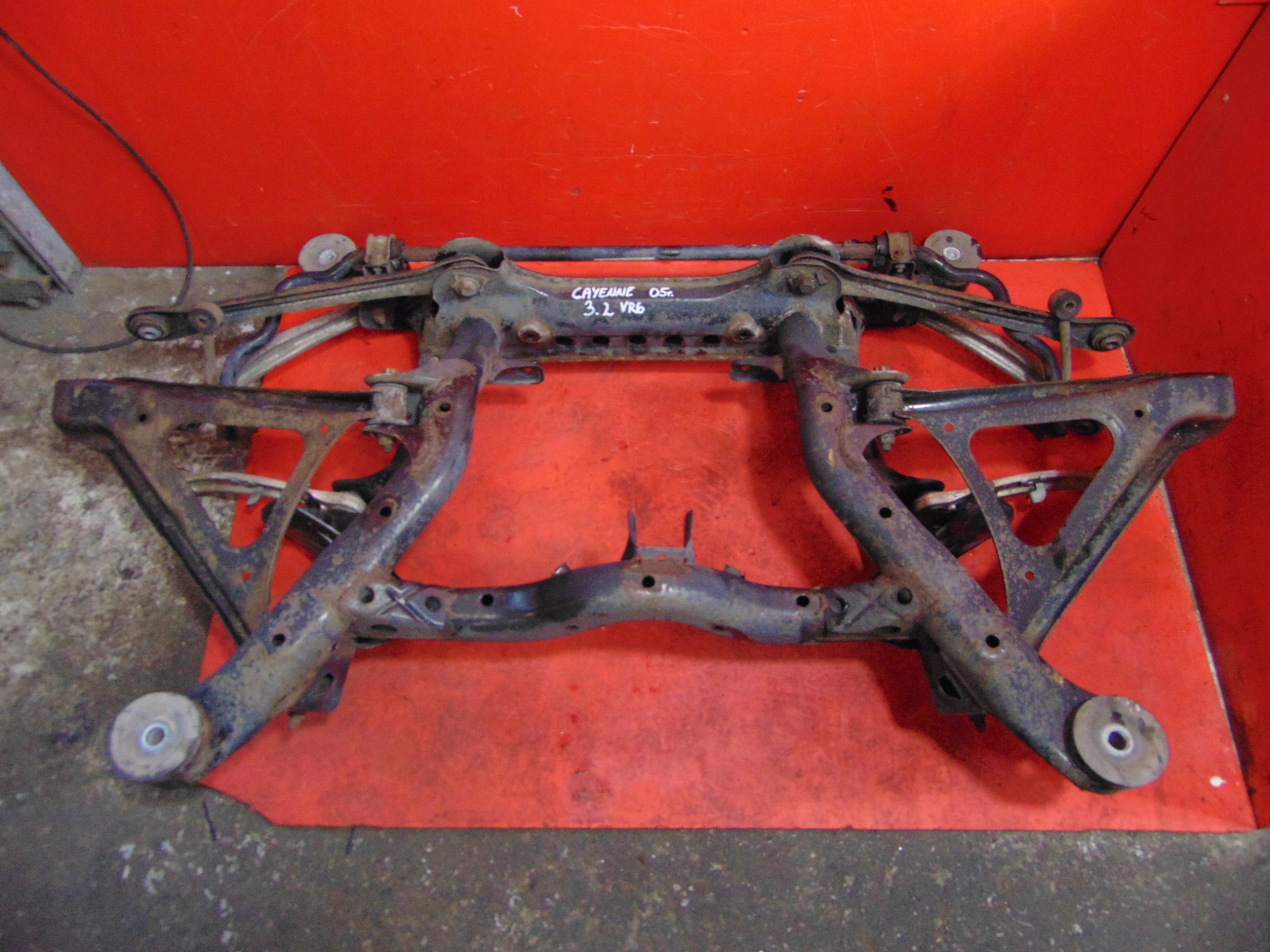 PORSCHE CAYENNE Ipl 3.2 Vr6 САНКИ ПІДРАМНИК WOZEK ВАЖЕЛЯ ЗАД. ЗАДНЄ