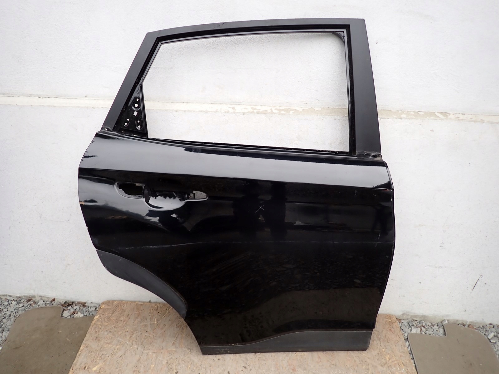 door right rear. right rear part HYUNDAI KONA axis 2017