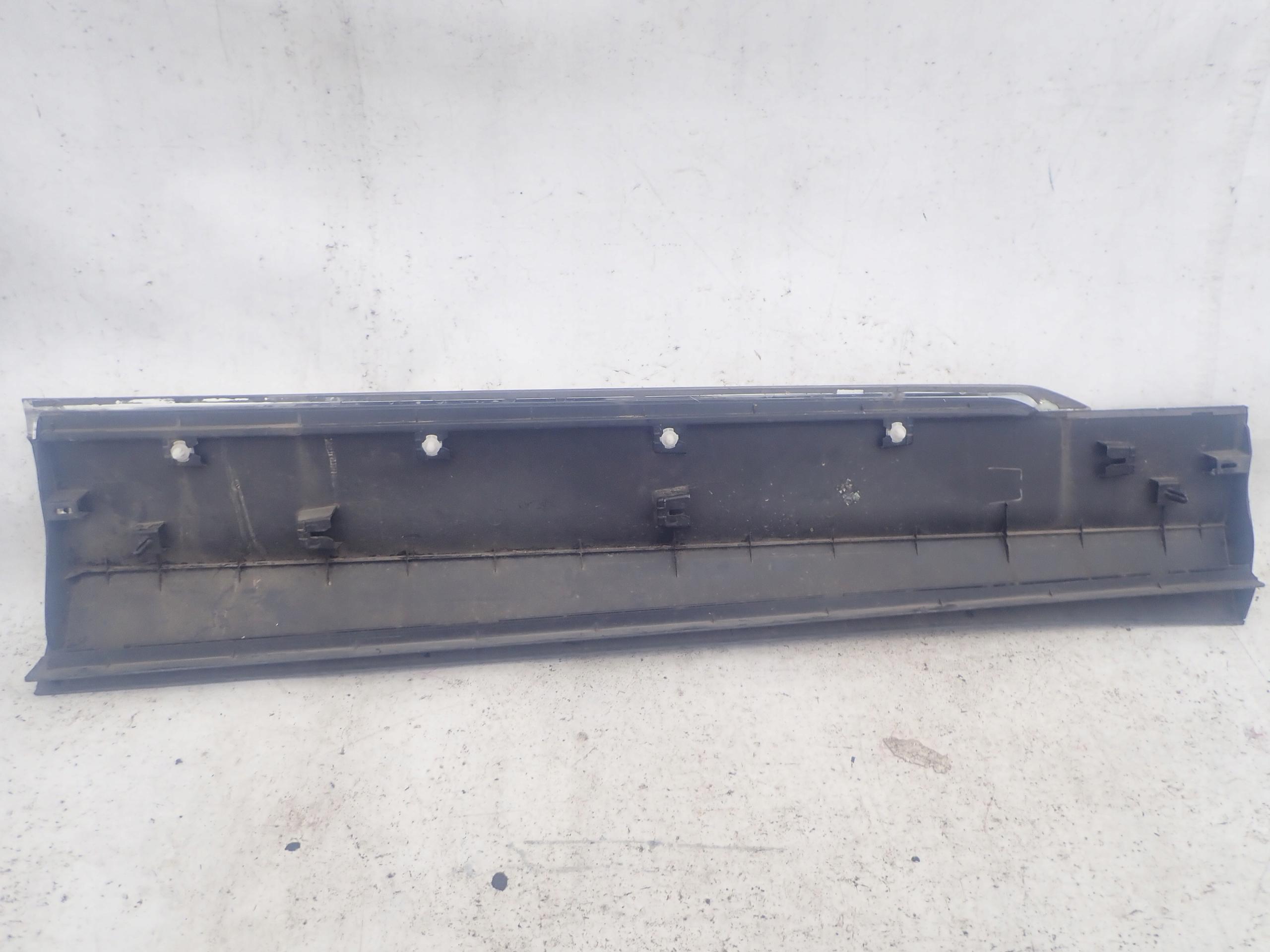 VW TIGUAN II 5NA moulding door left front
