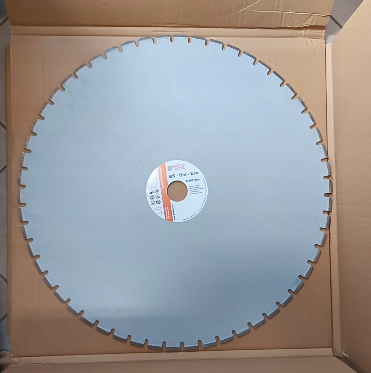 Tarcza diamentowa do betonu 900 mm