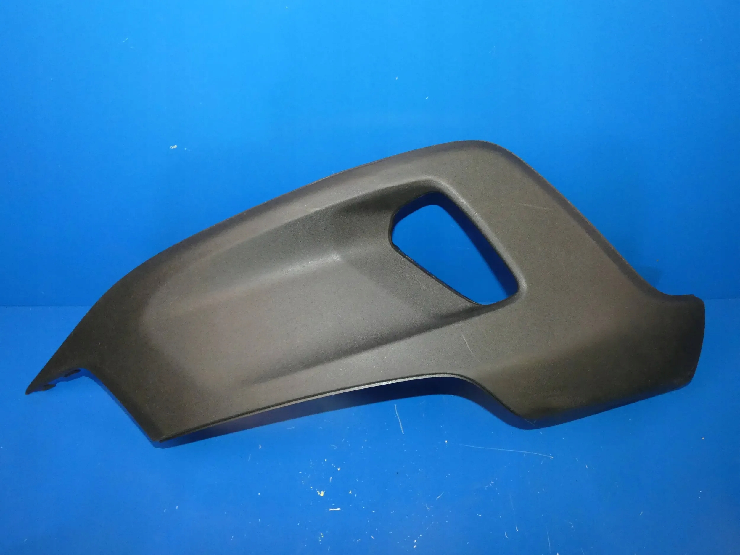 VOLVO V40 II grid corner of a bumper moulding left left front