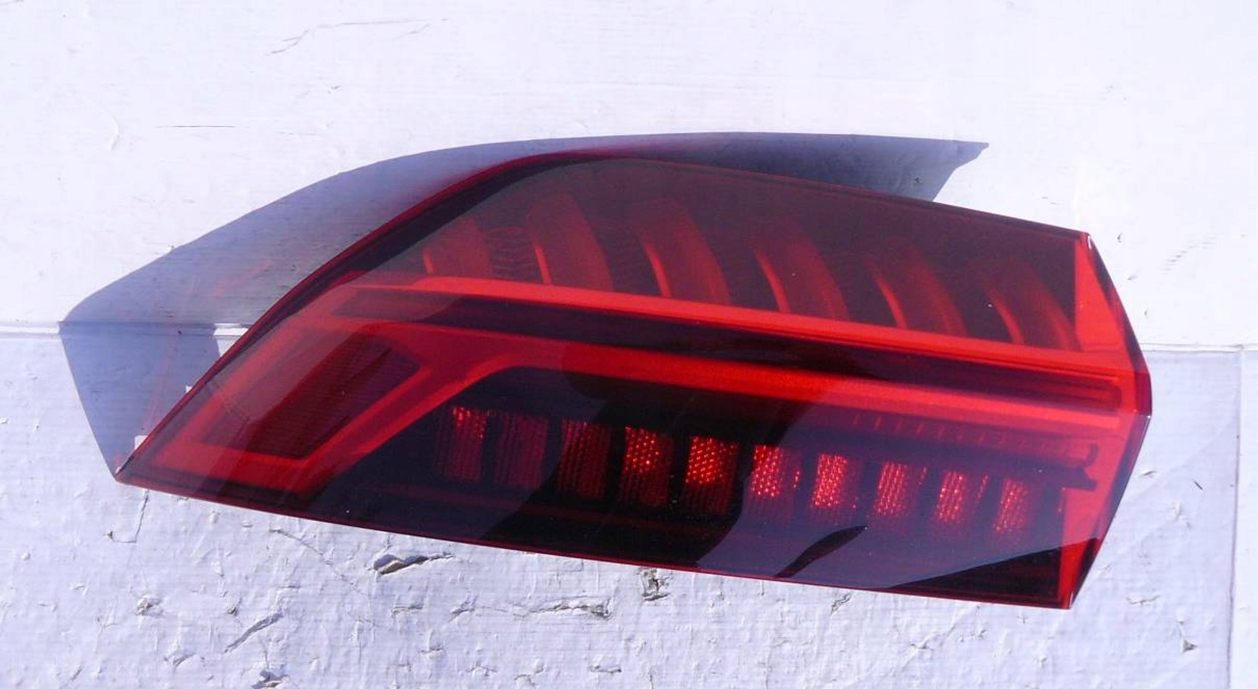 AUDI A7 II 8W6 LAMPA TYLNA LEWA LED Strona zabudowy lewa