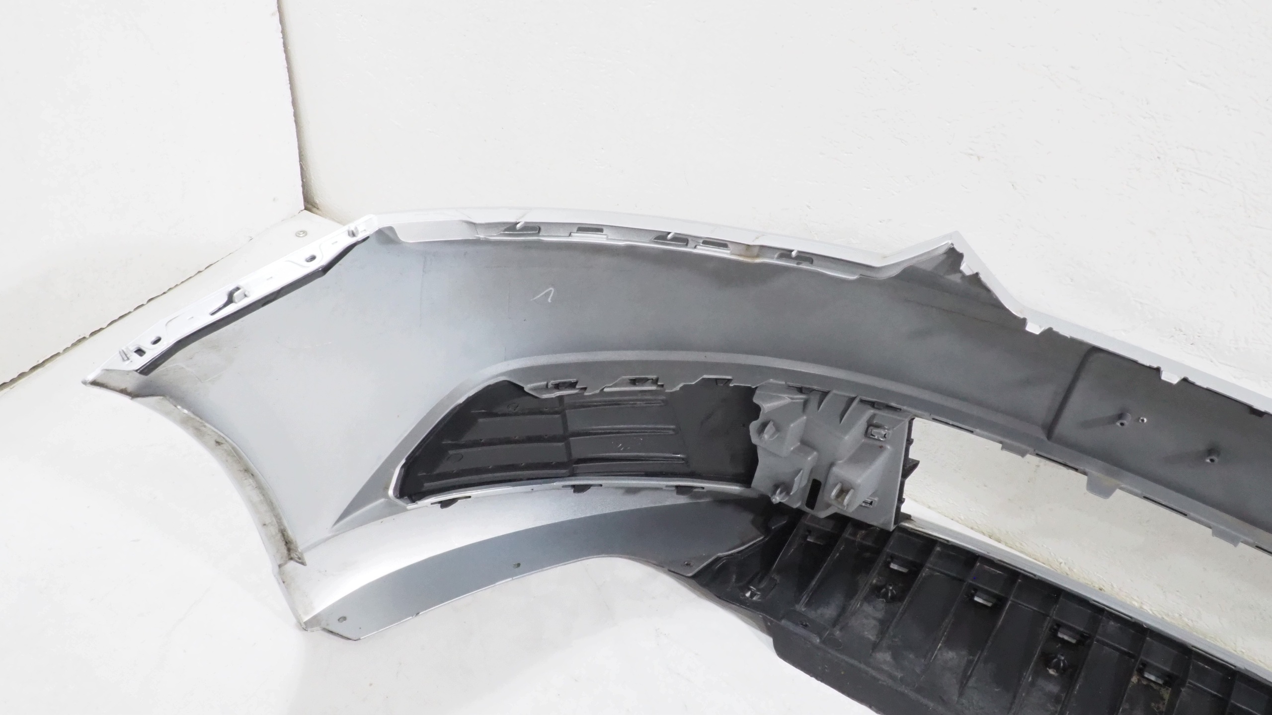 Skoda Fabia III bumper front front 6V0807221