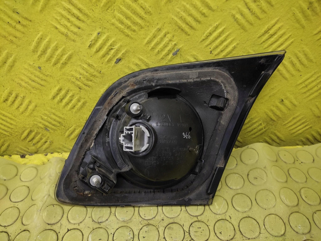 MAZDA 3 light left rear part