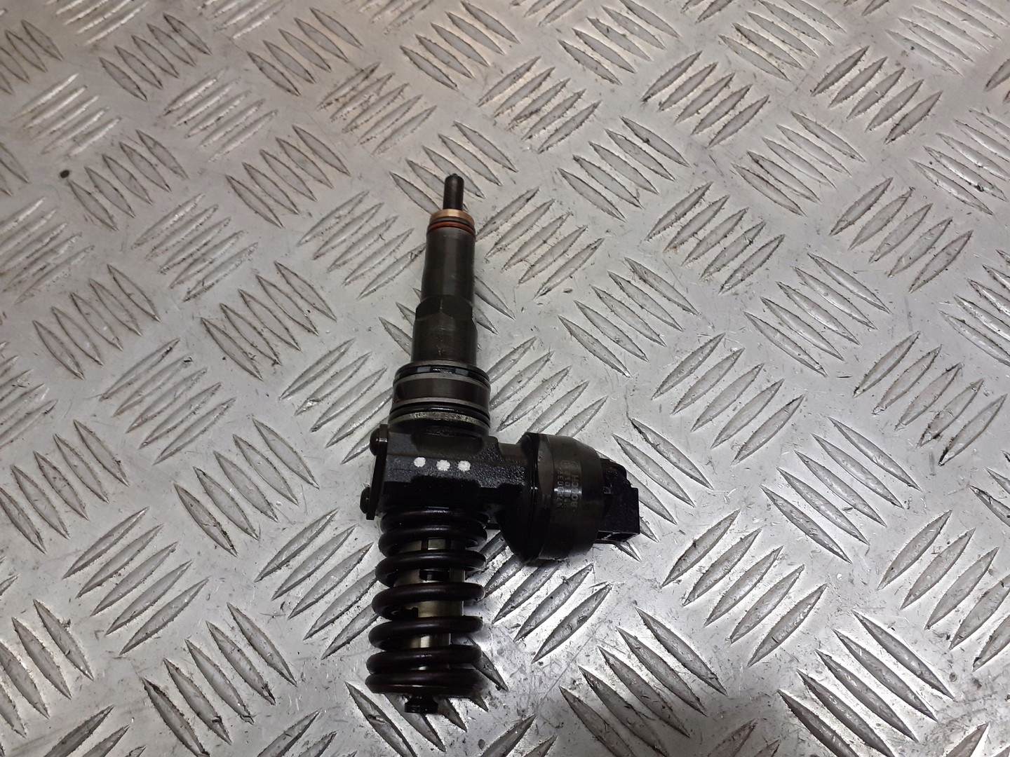 НАСОС-ФОРСУНКА VW GOLF IV 1.9 TDI 038130073AJ