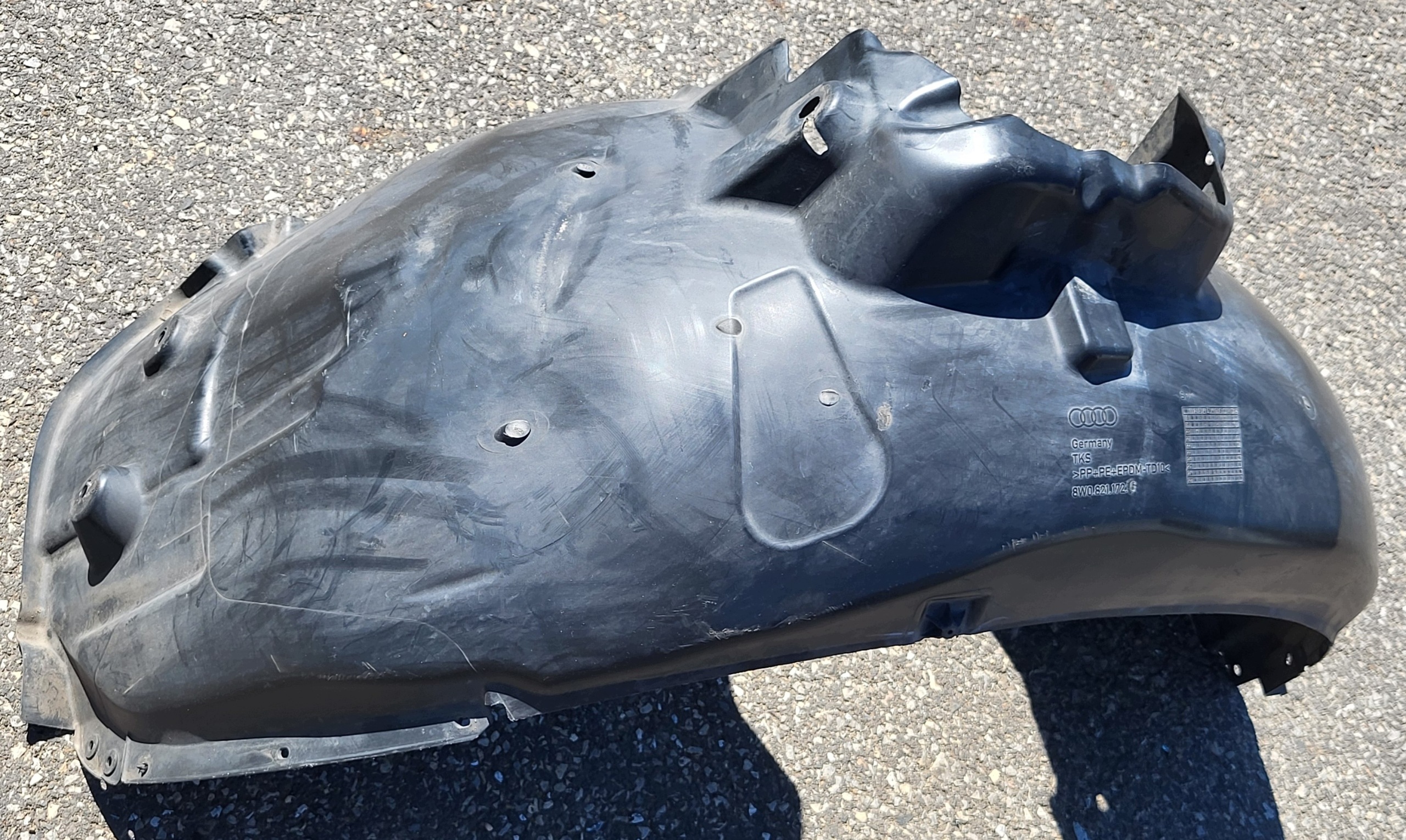 mudguard right front AUDI A4 B9 8W 8W0821172G OE